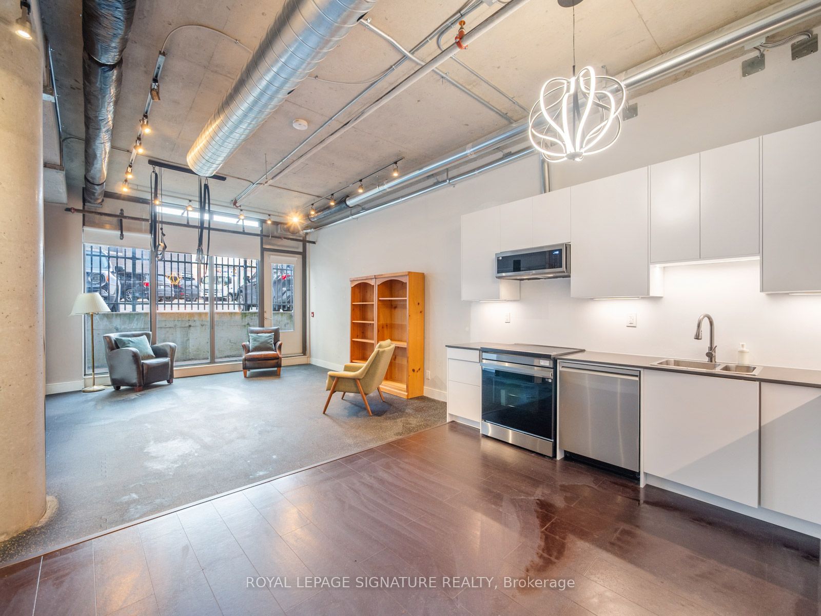 #106 - 321 Carlaw Avenue Property Photo 15
