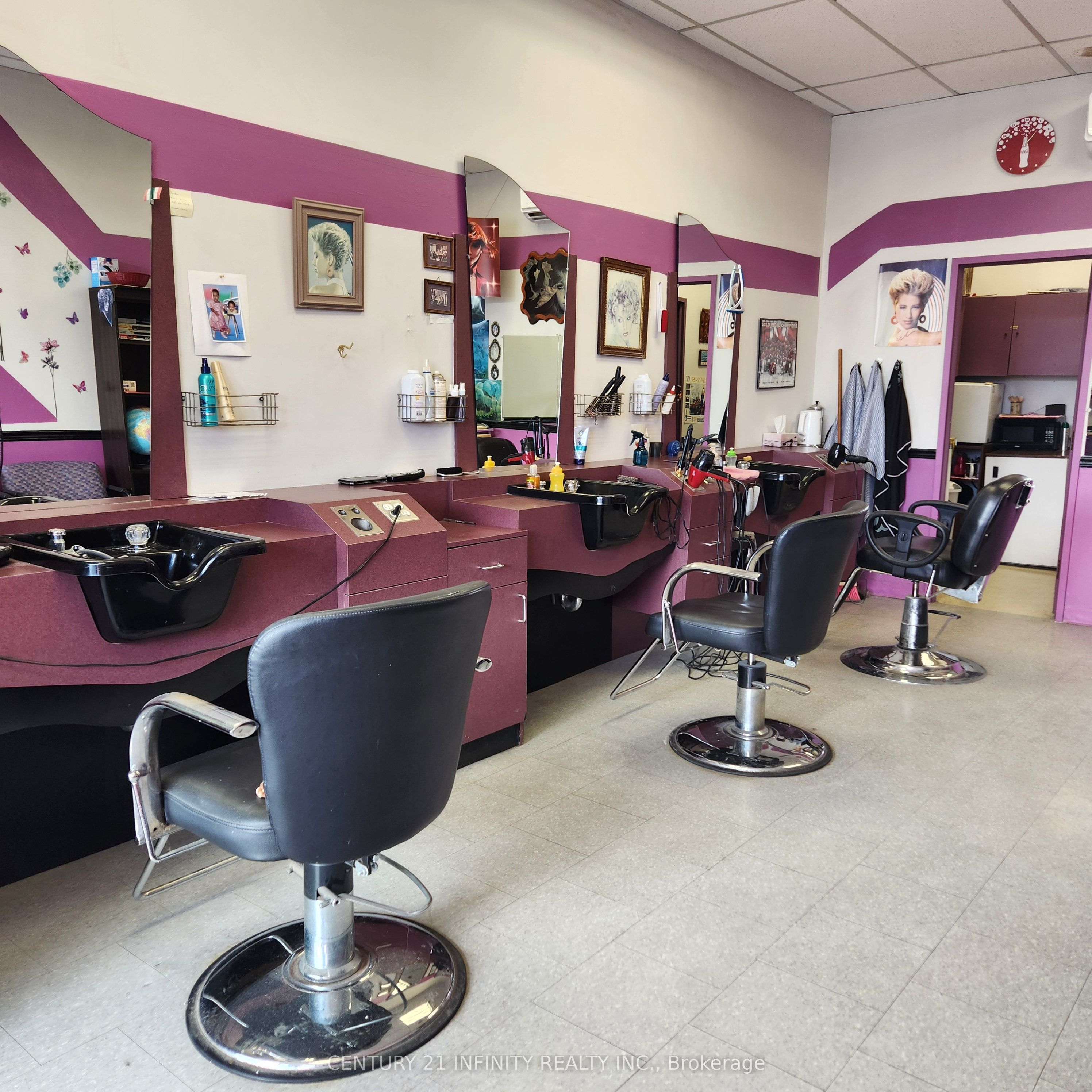 #4 - 433 Simcoe Street Property Photo 1