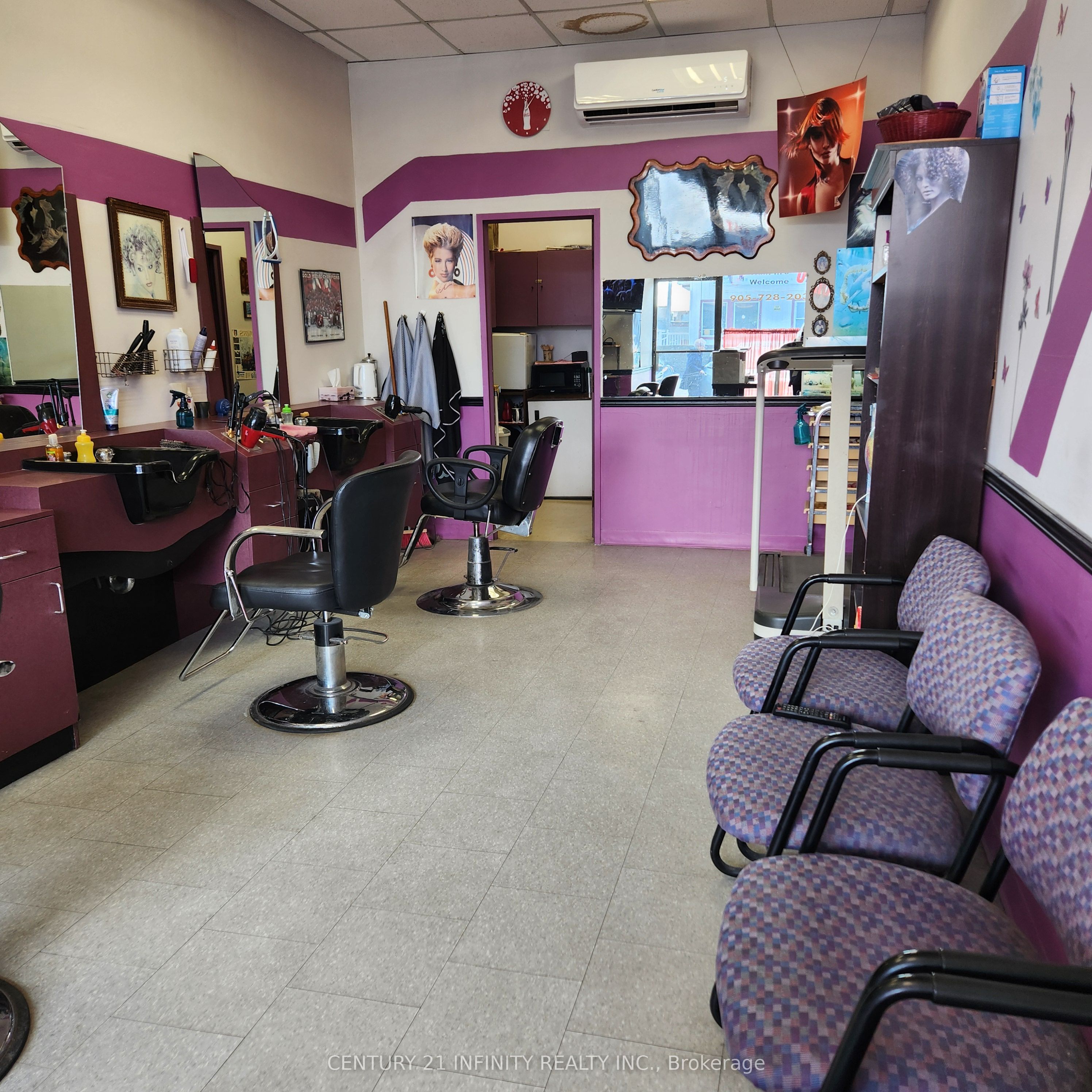#4 - 433 Simcoe Street Property Photo 2