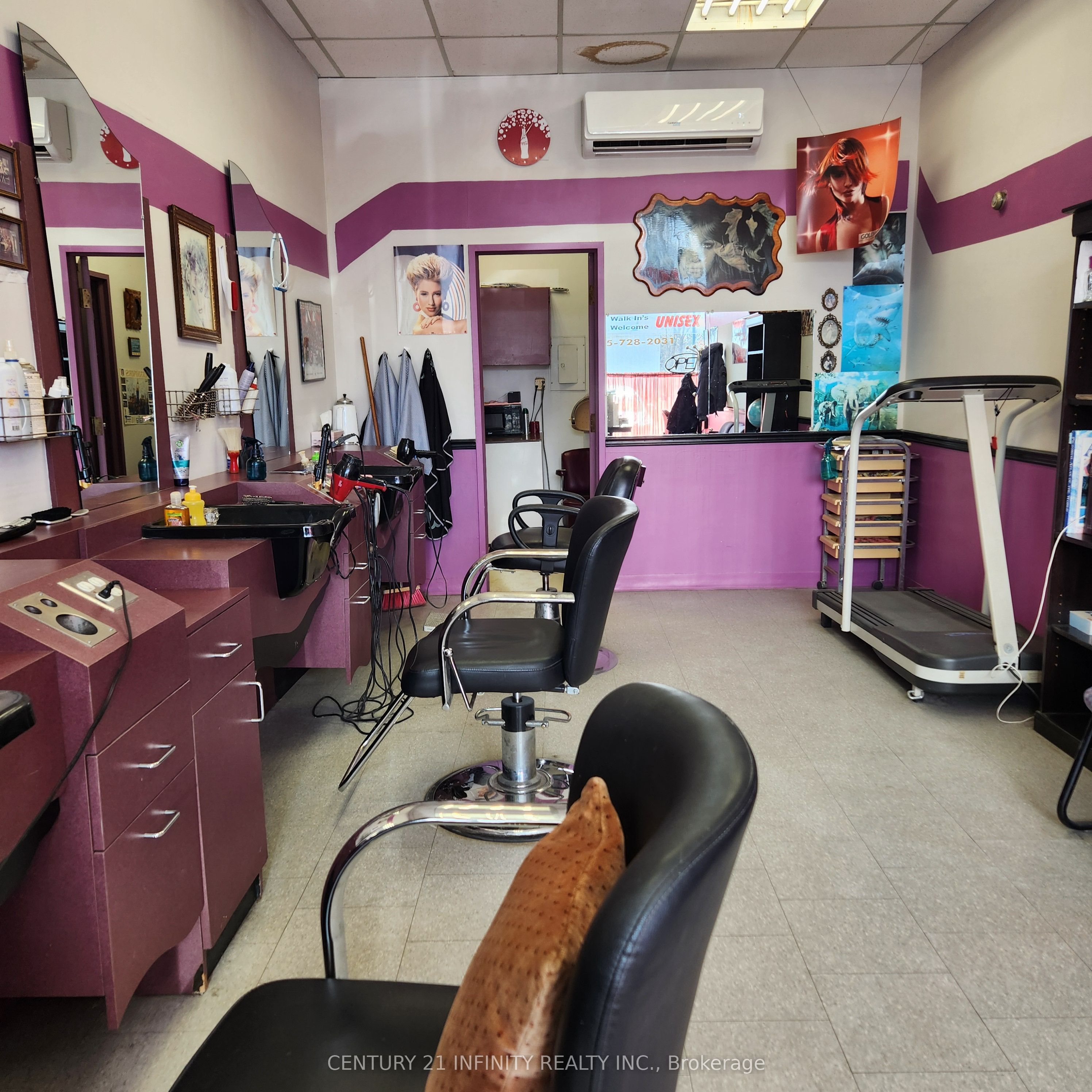 #4 - 433 Simcoe Street Property Photo 3