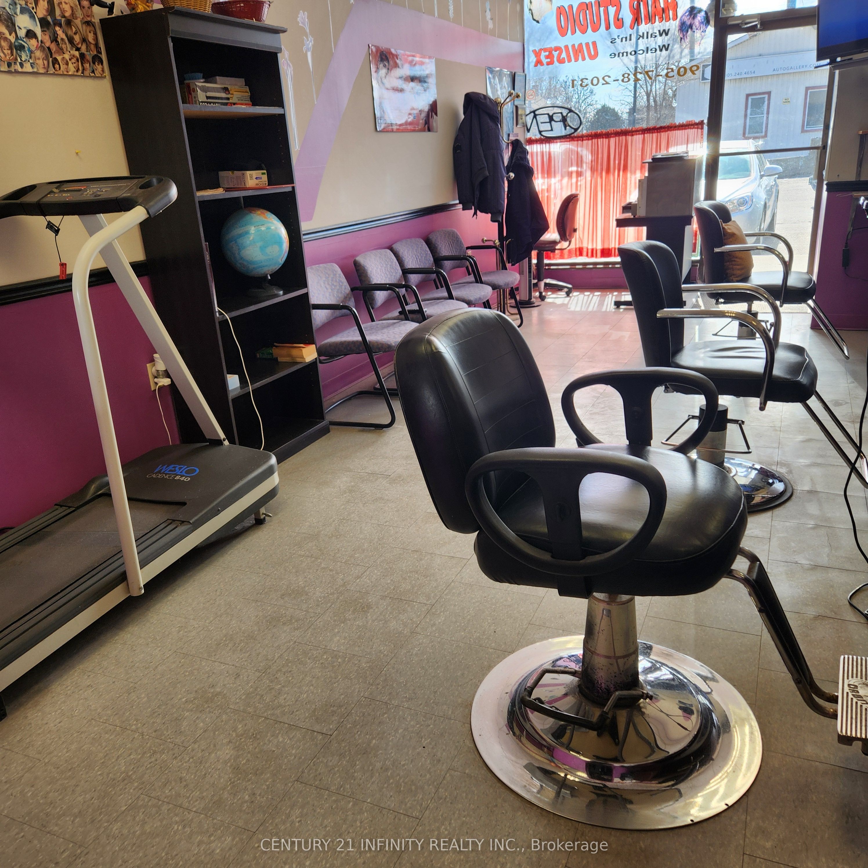 #4 - 433 Simcoe Street Property Photo 5