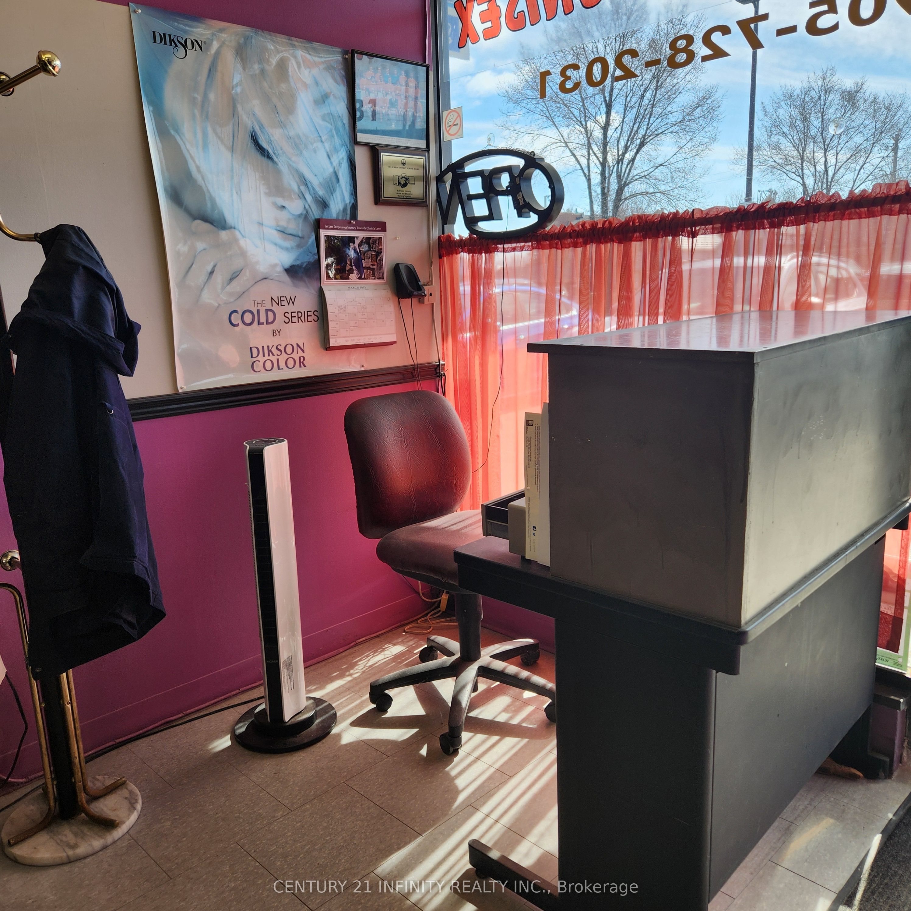#4 - 433 Simcoe Street Property Photo 8