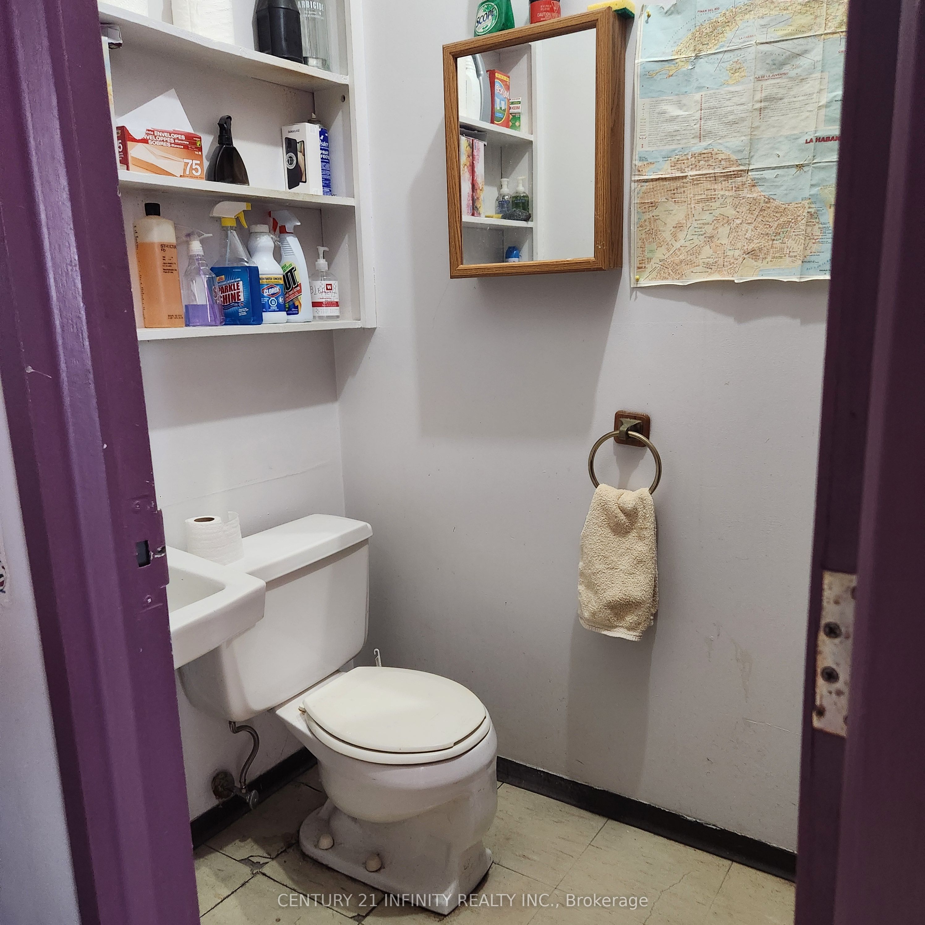 #4 - 433 Simcoe Street Property Photo 10