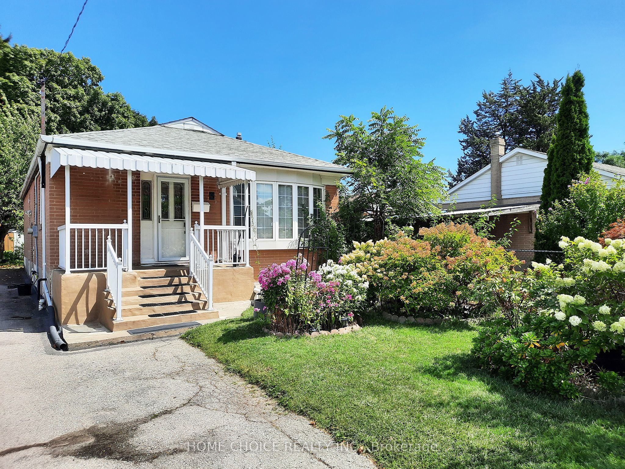 3 Saugeen Crescent Property Photo 1