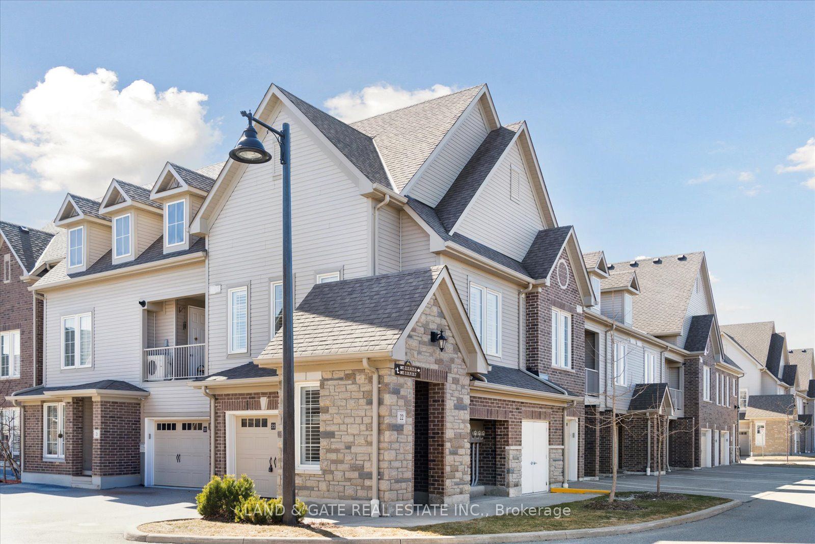 1430 Gord Vinson Ave Property Photo