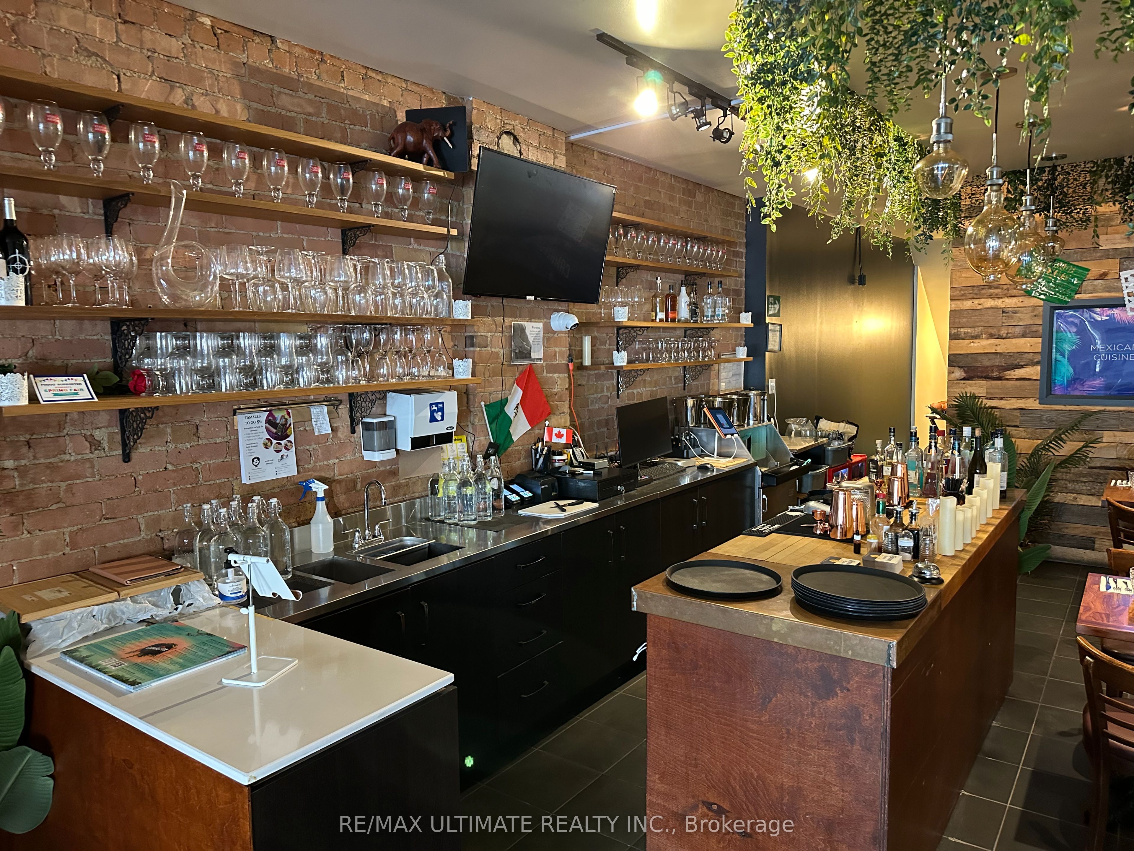 463 Danforth Avenue Property Photo 6