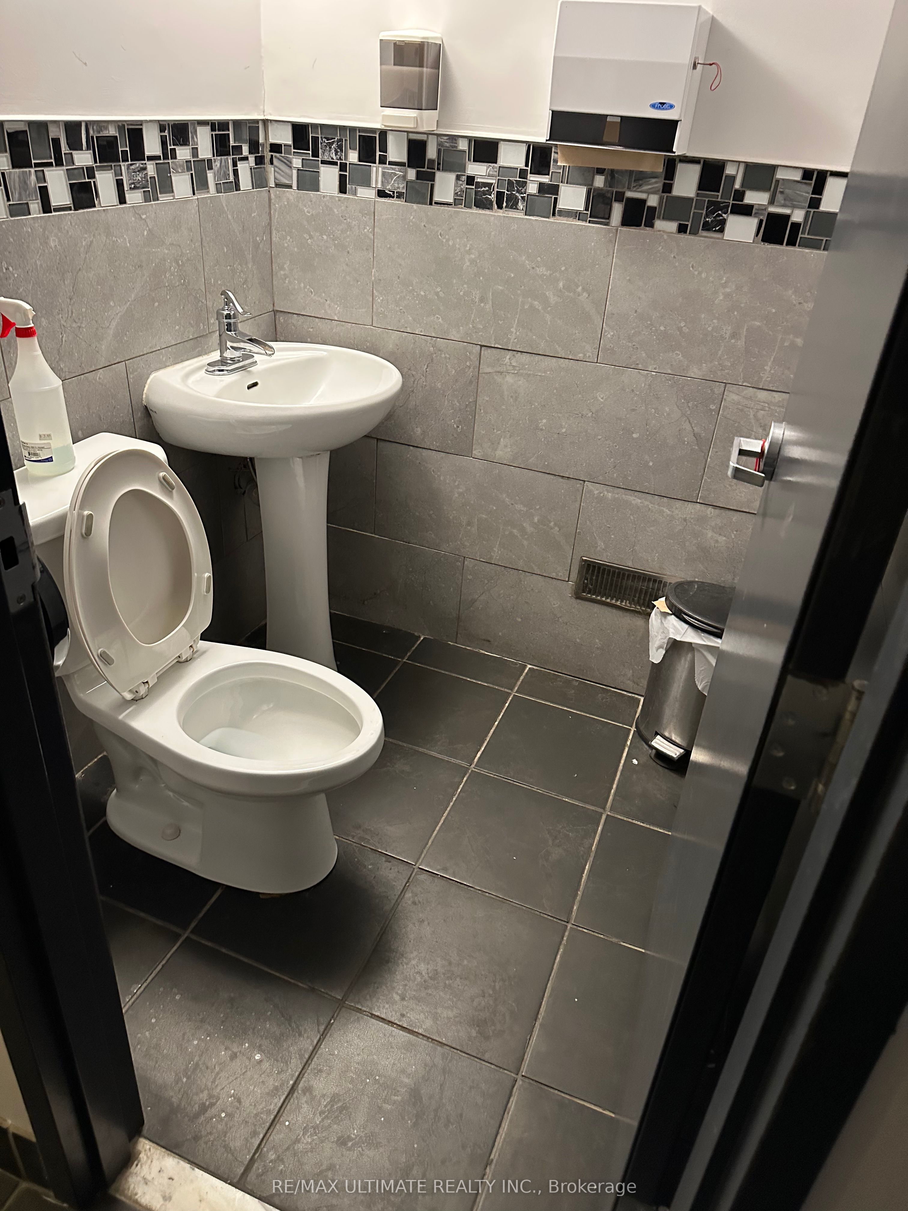 463 Danforth Avenue Property Photo 16