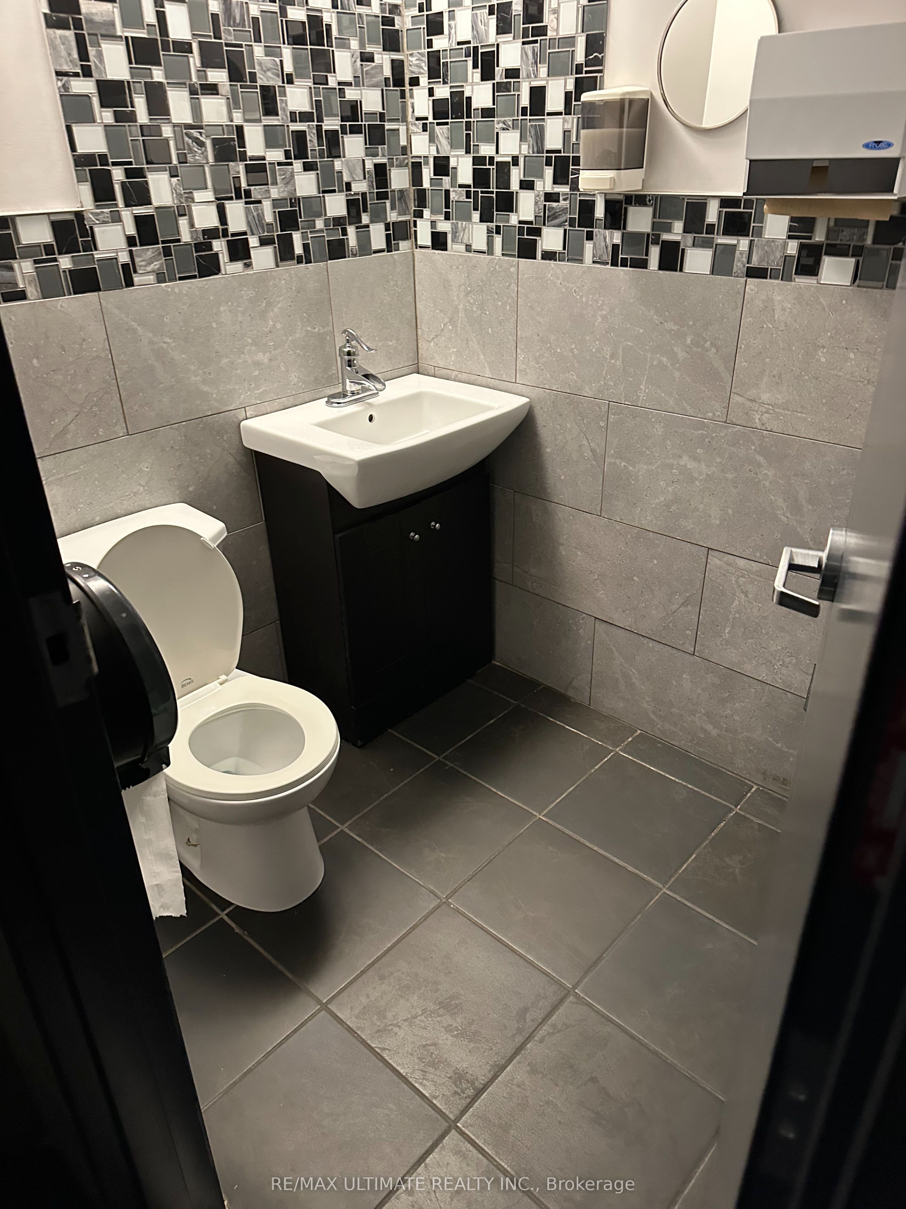 463 Danforth Avenue Property Photo 17