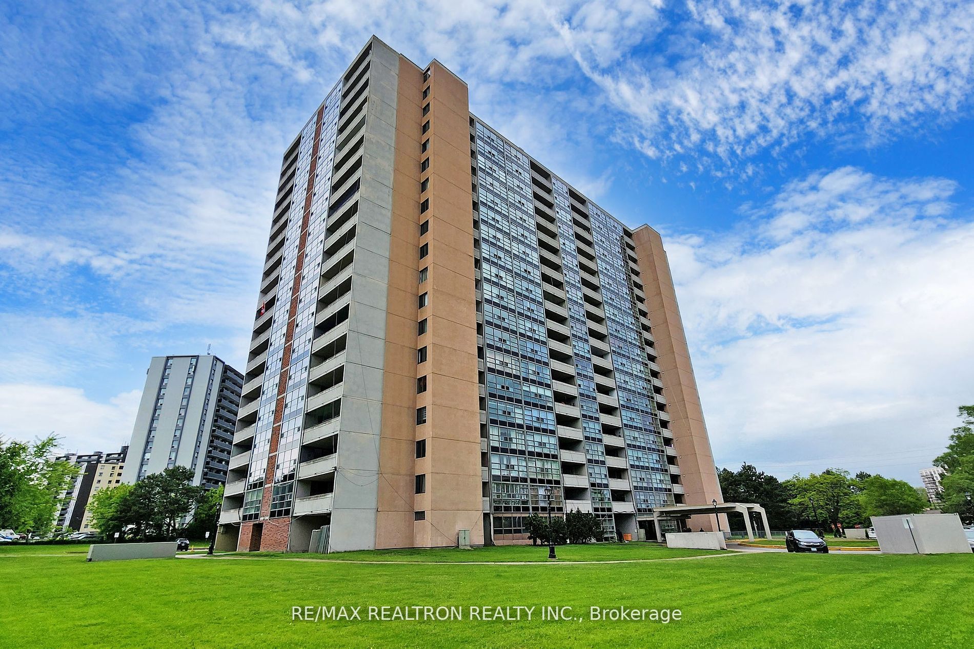 #1411 - 3380 Eglinton Avenue Property Photo