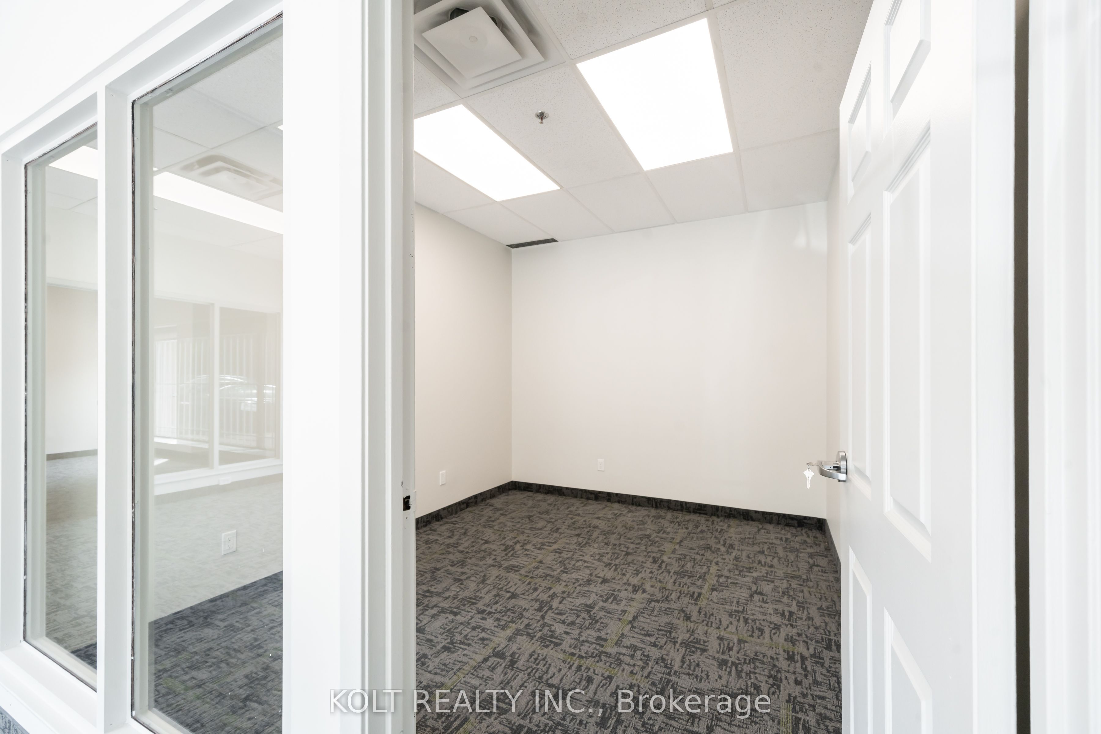#unit 8 - 465 Milner Avenue Property Photo 6