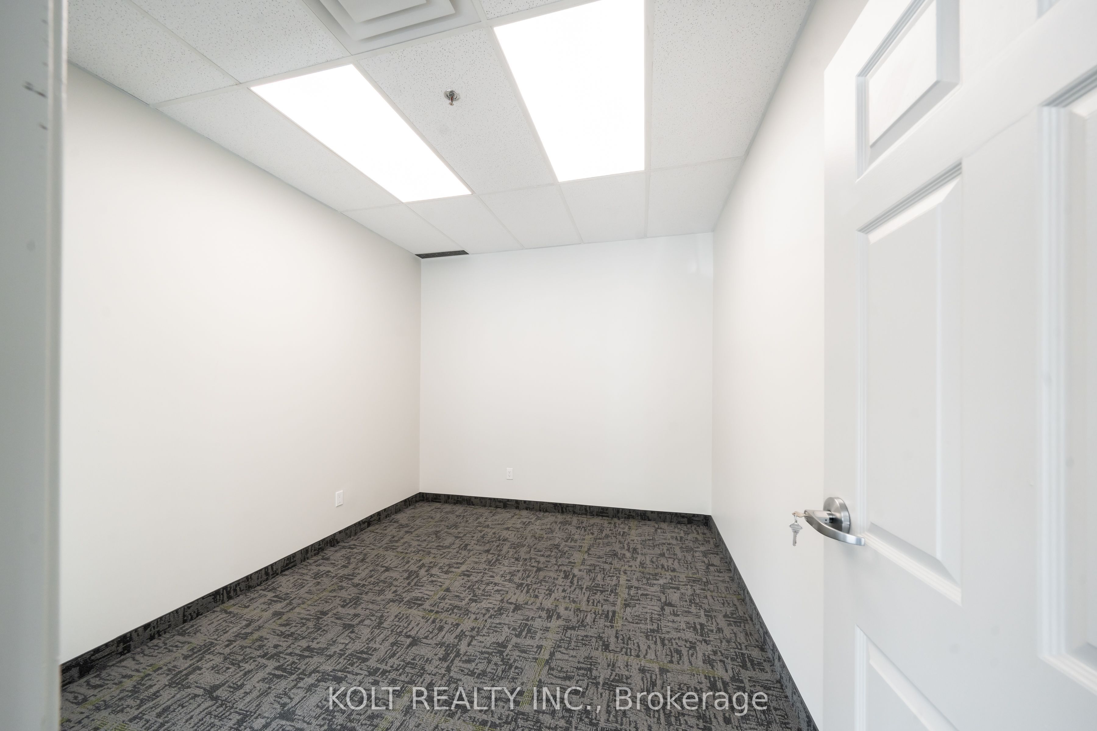 #unit 8 - 465 Milner Avenue Property Photo 8