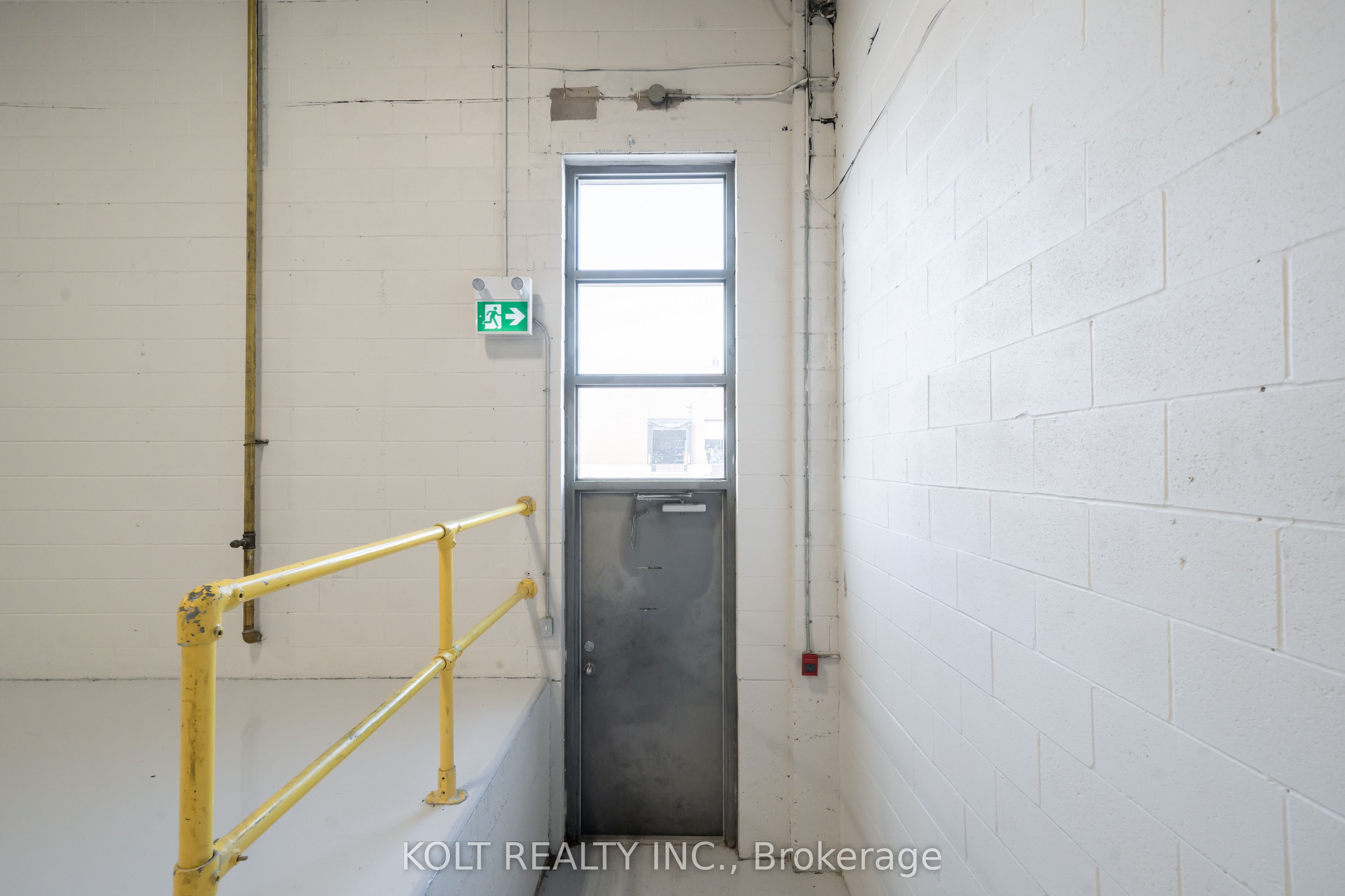 #unit 8 - 465 Milner Avenue Property Photo 10