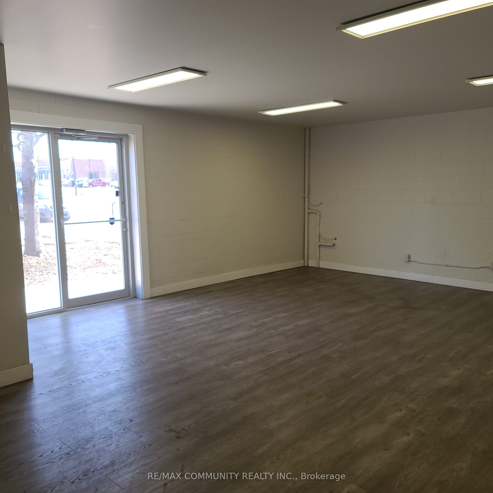 950 Brock Road Property Photo 3