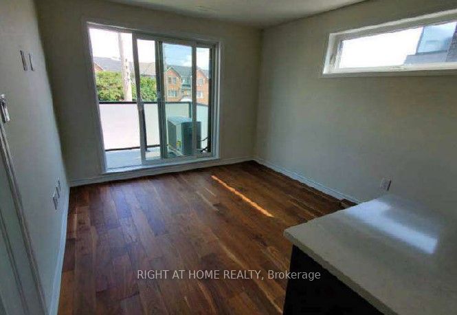 2789 Eglinton Avenue East Avenue E 423 Property Photo 7