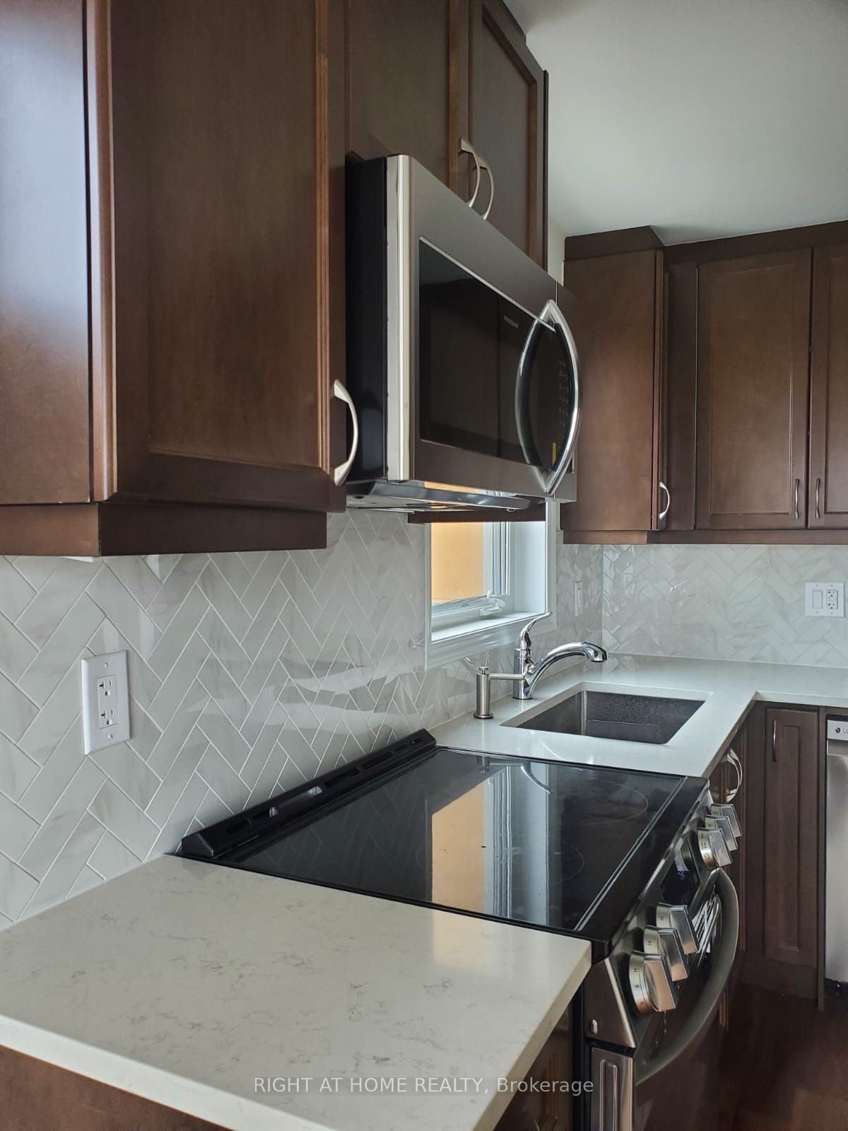 2789 E Eglinton Avenue East Avenue E 423 Property Photo 4