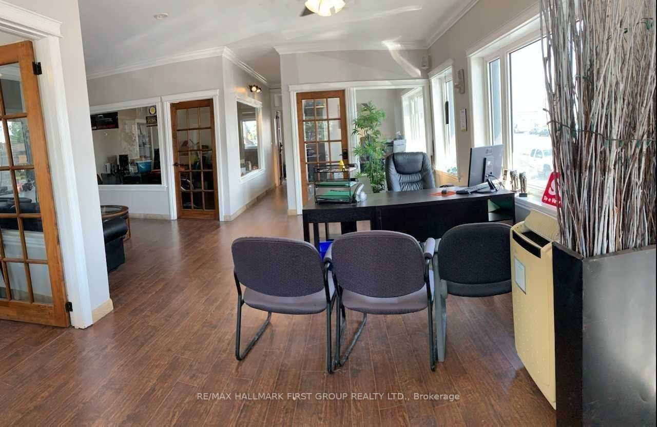1400 Dundas Street Property Photo 9