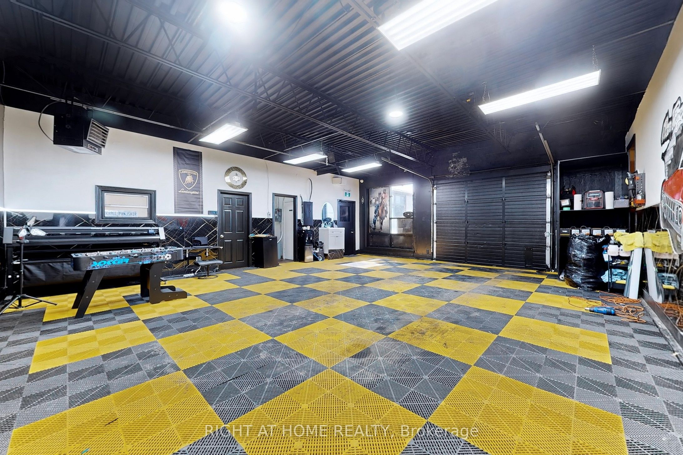 #4 - 205 Nantucket Boulevard Property Photo 6