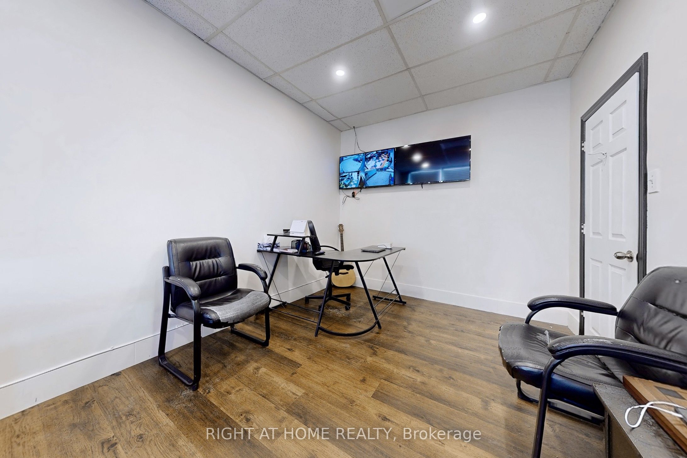 #4 - 205 Nantucket Boulevard Property Photo 12
