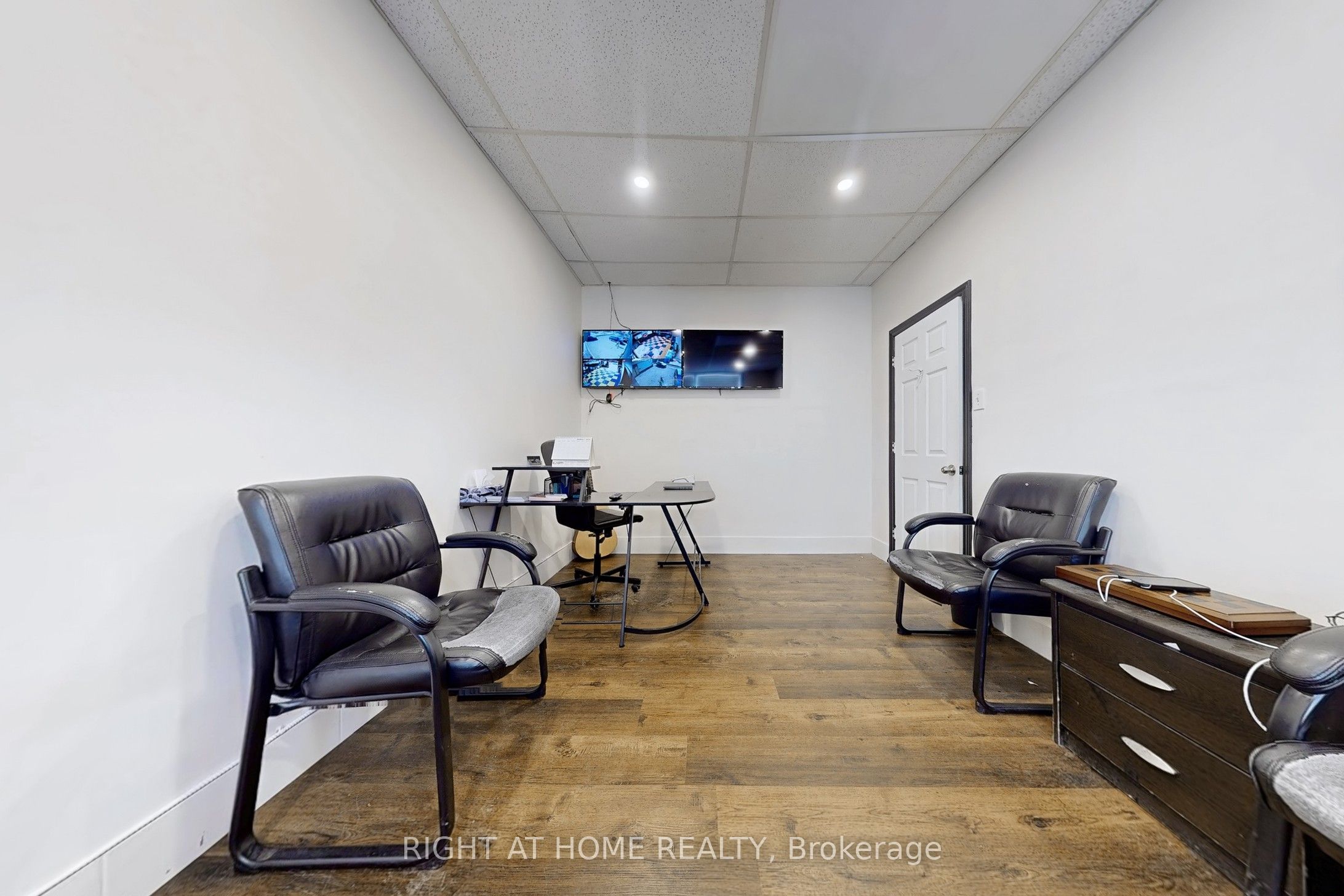 #4 - 205 Nantucket Boulevard Property Photo 13