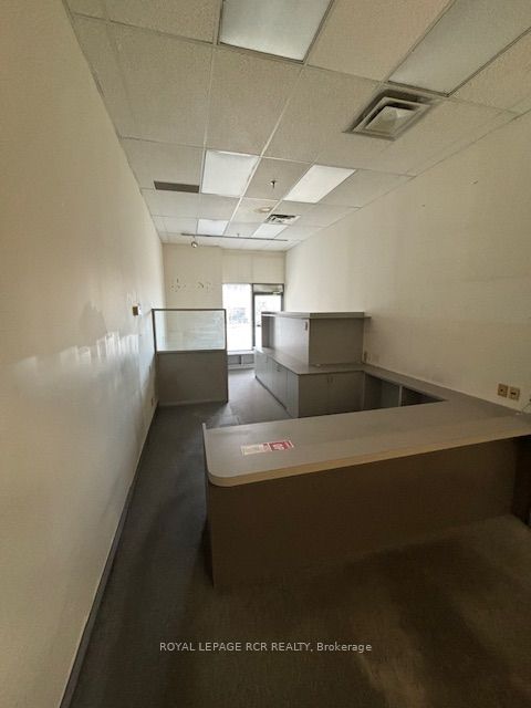 #16 - 3833 Midland Avenue Property Photo 4
