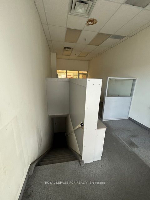 #16 - 3833 Midland Avenue Property Photo 8