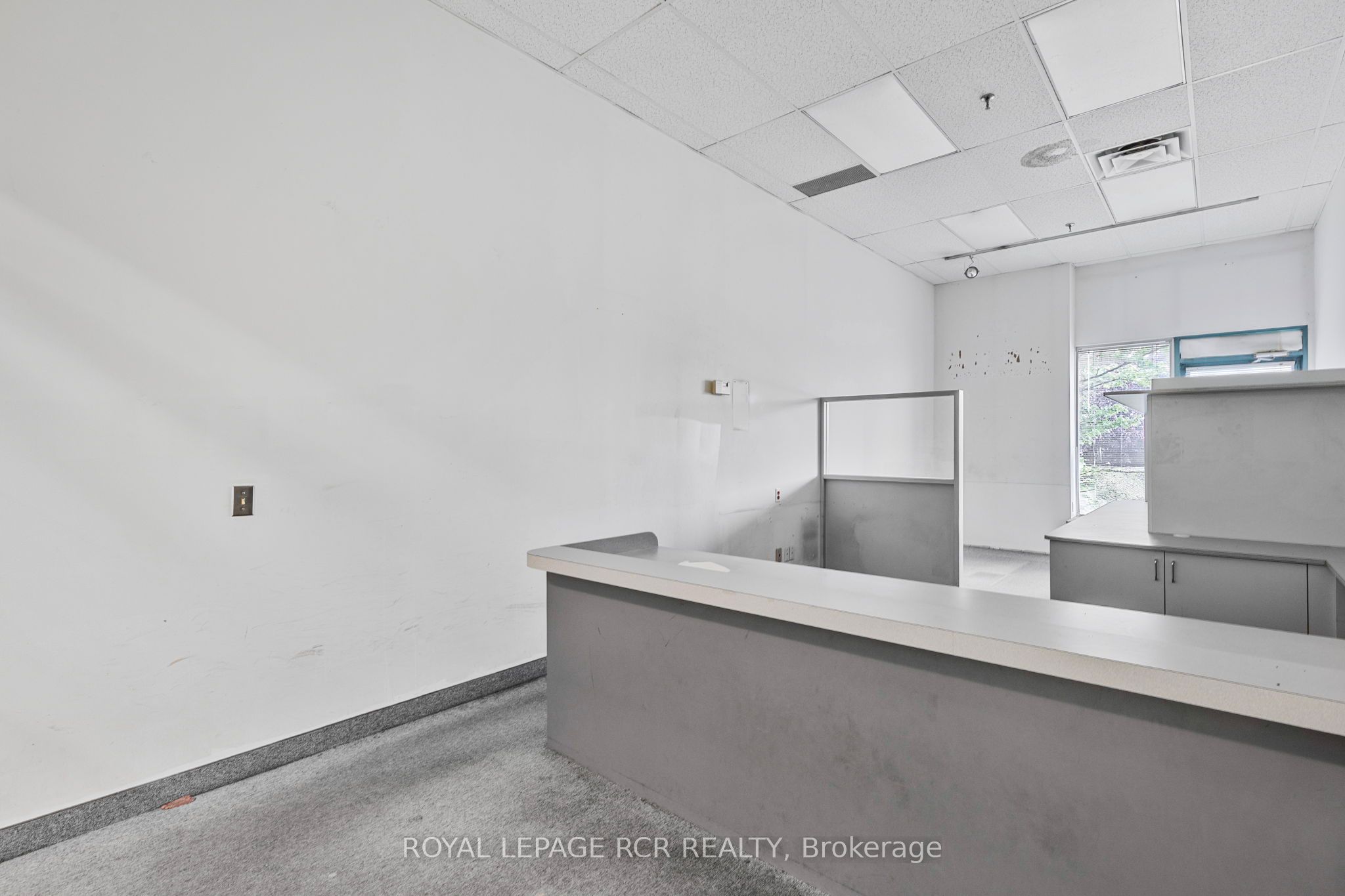 #16 - 3833 Midland Avenue Property Photo 8