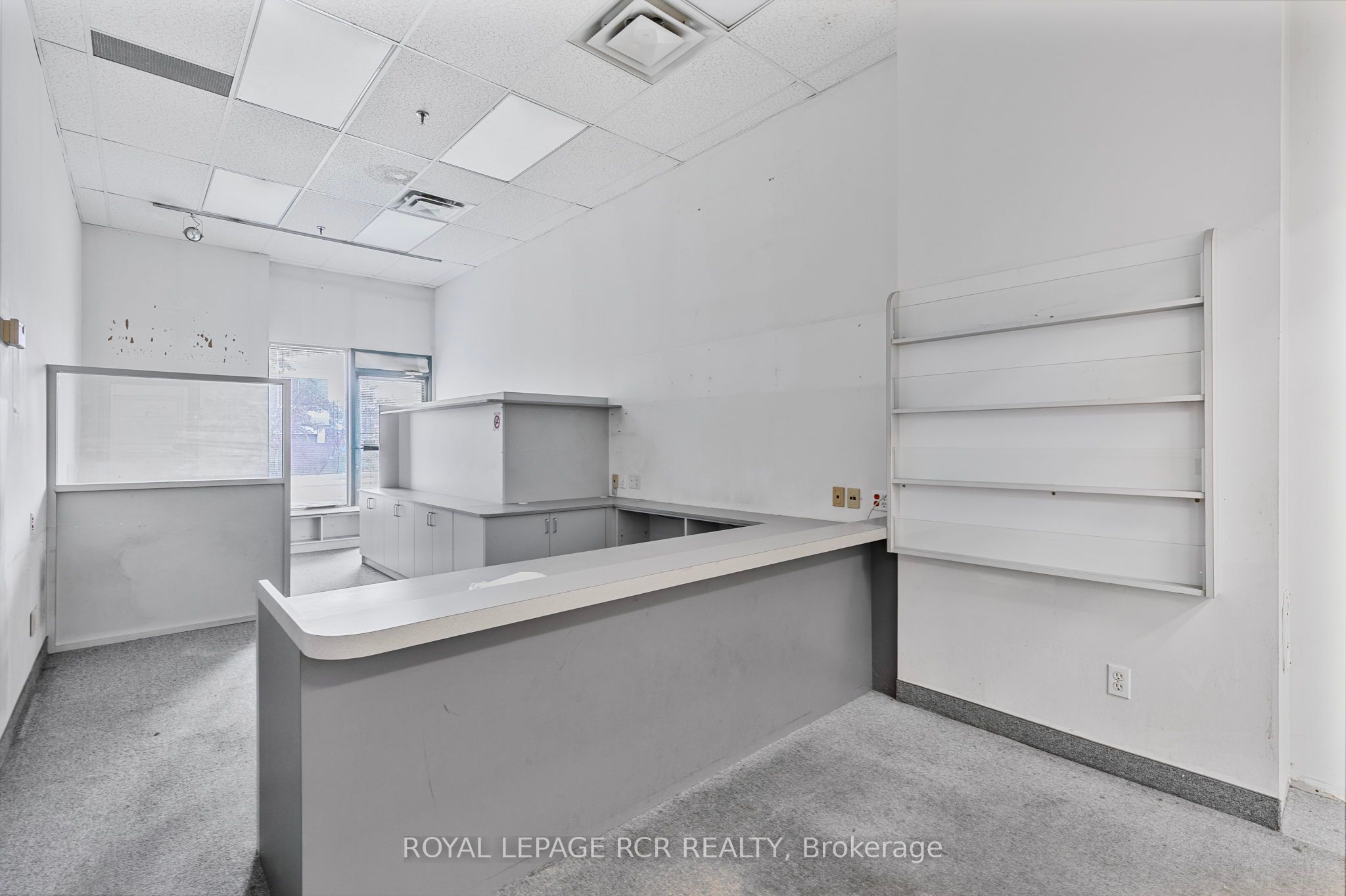 #16 - 3833 Midland Avenue Property Photo 9