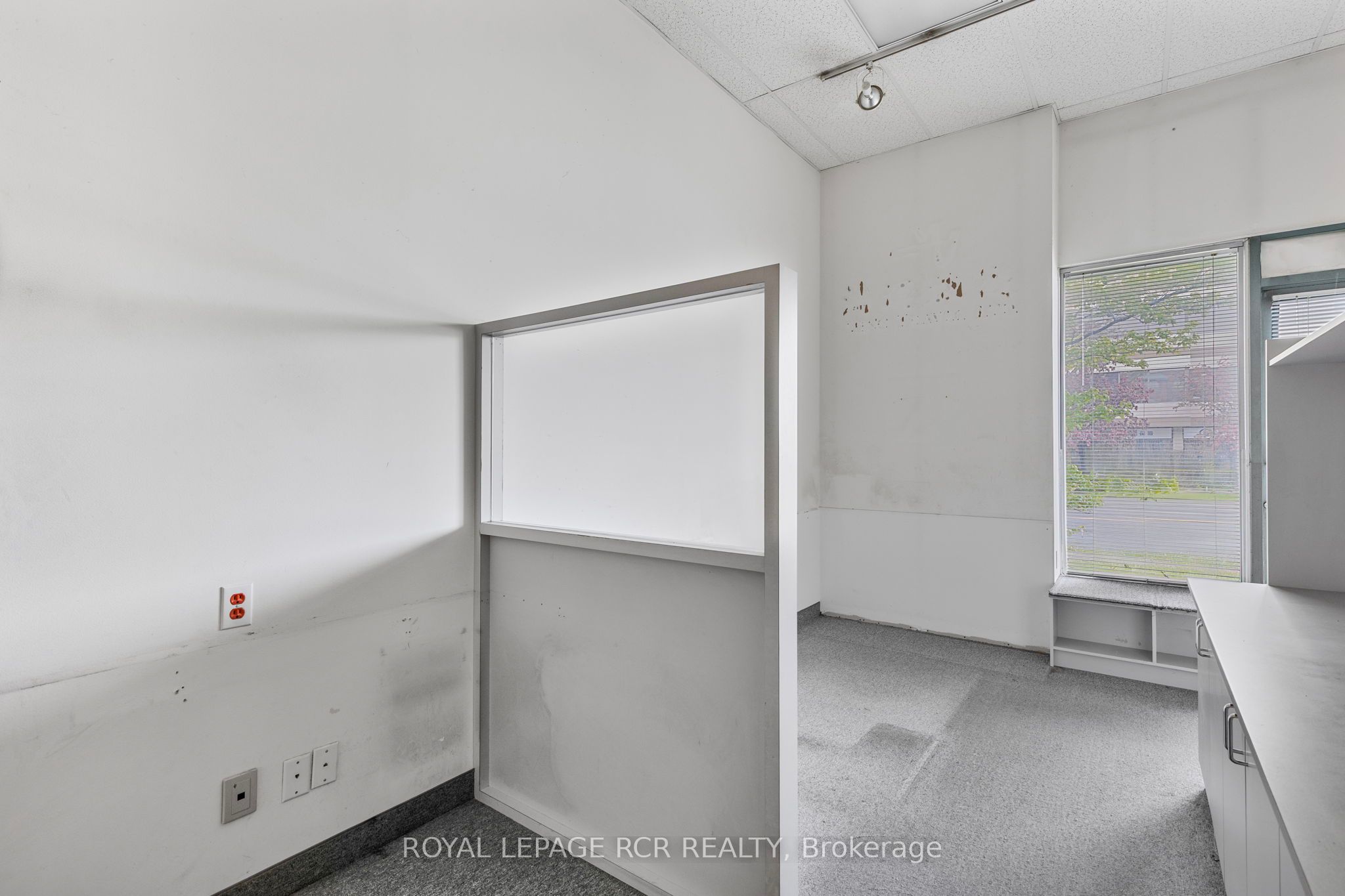 #16 - 3833 Midland Avenue Property Photo 13