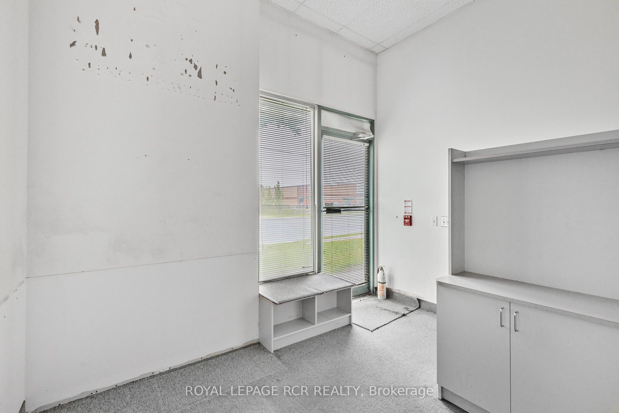 #16 - 3833 Midland Avenue Property Photo 15