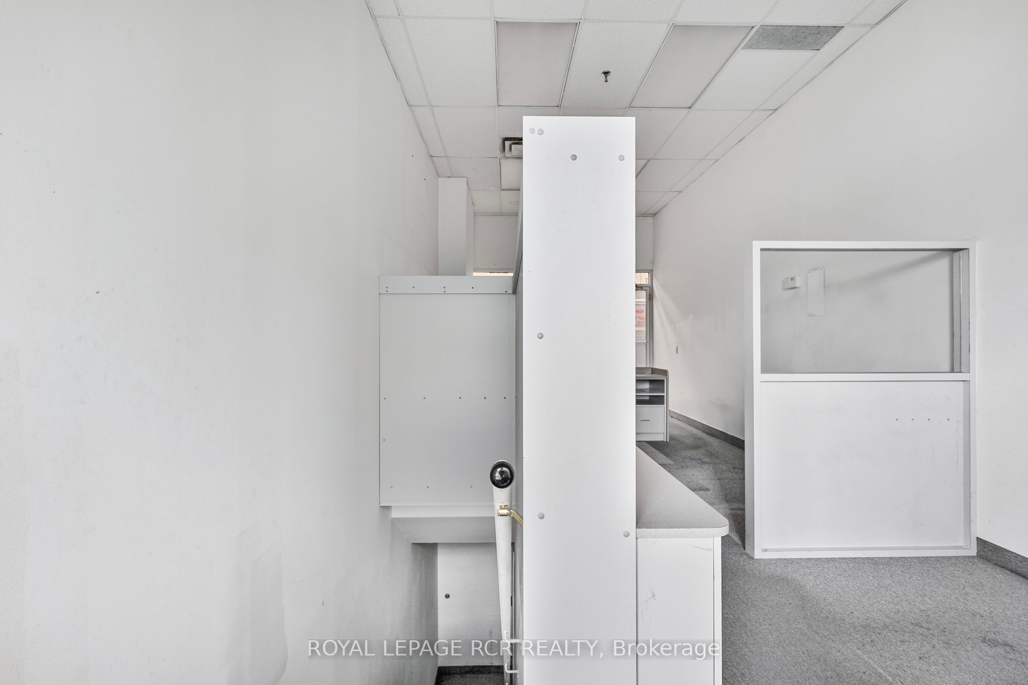 #16 - 3833 Midland Avenue Property Photo 17