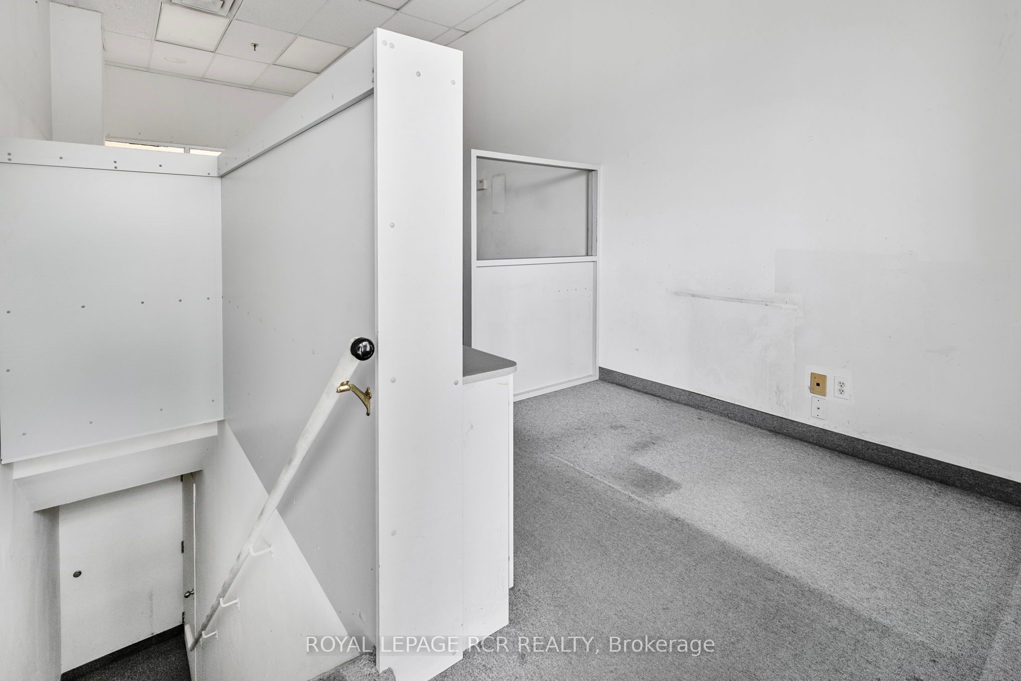 #16 - 3833 Midland Avenue Property Photo 18