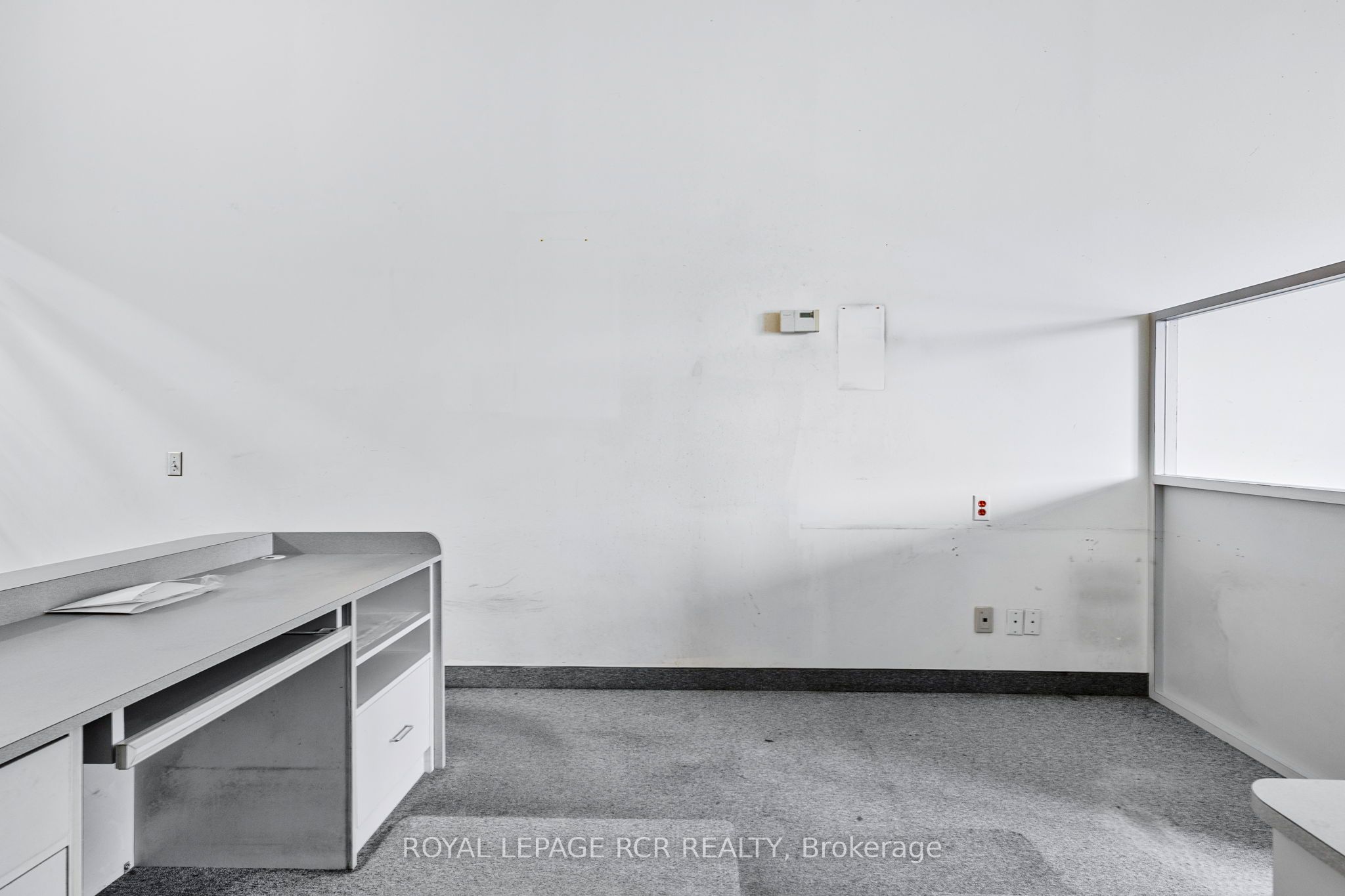 #16 - 3833 Midland Avenue Property Photo 22