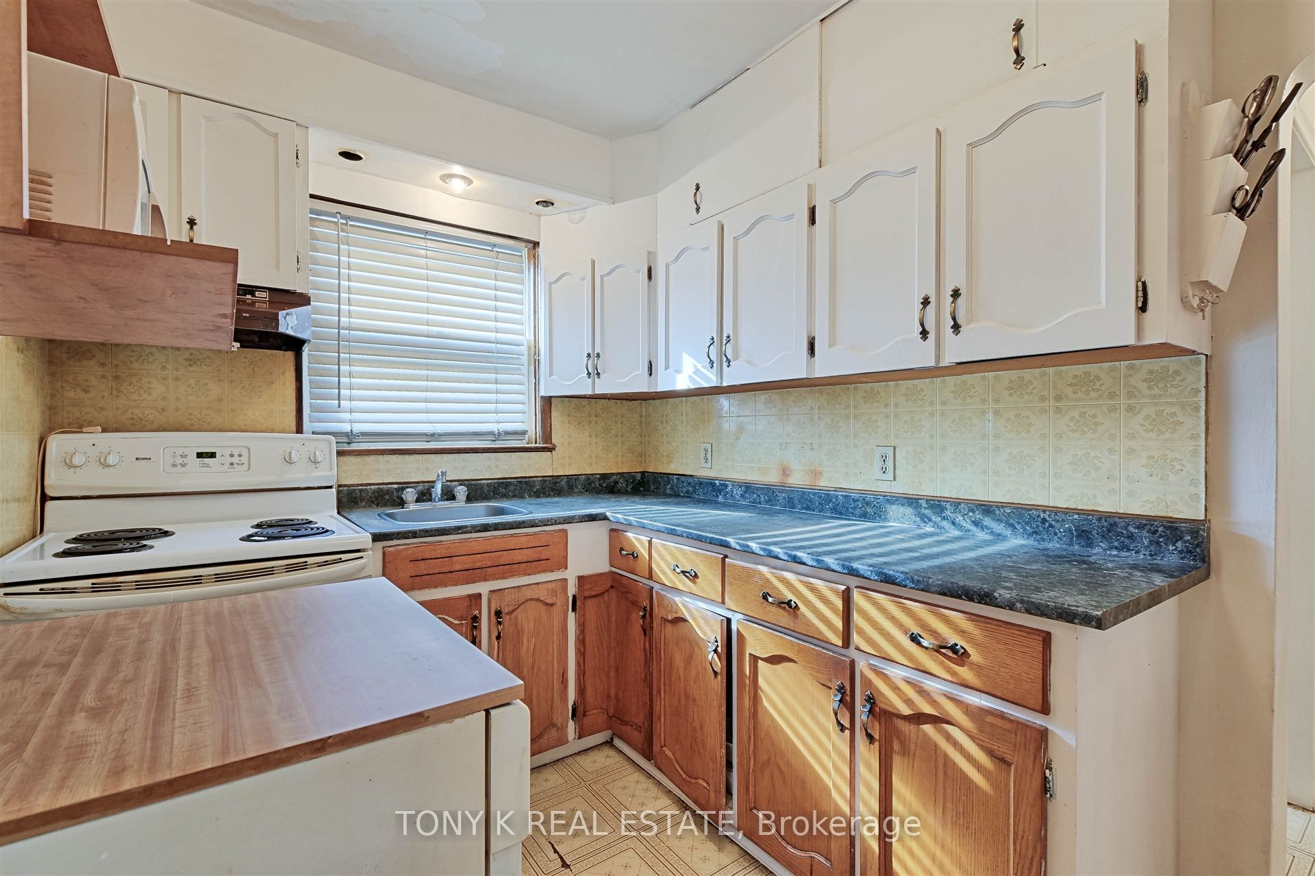 8 Davidson Avenue Property Photo 4