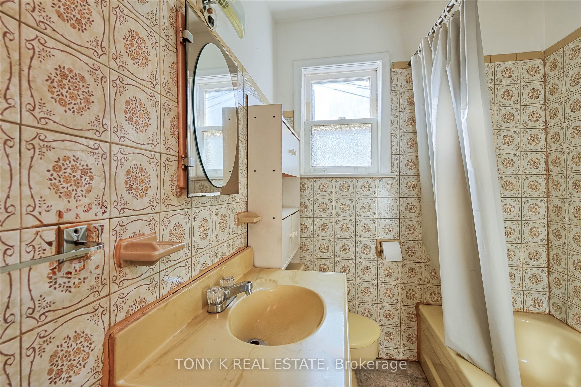 8 Davidson Avenue Property Photo 7