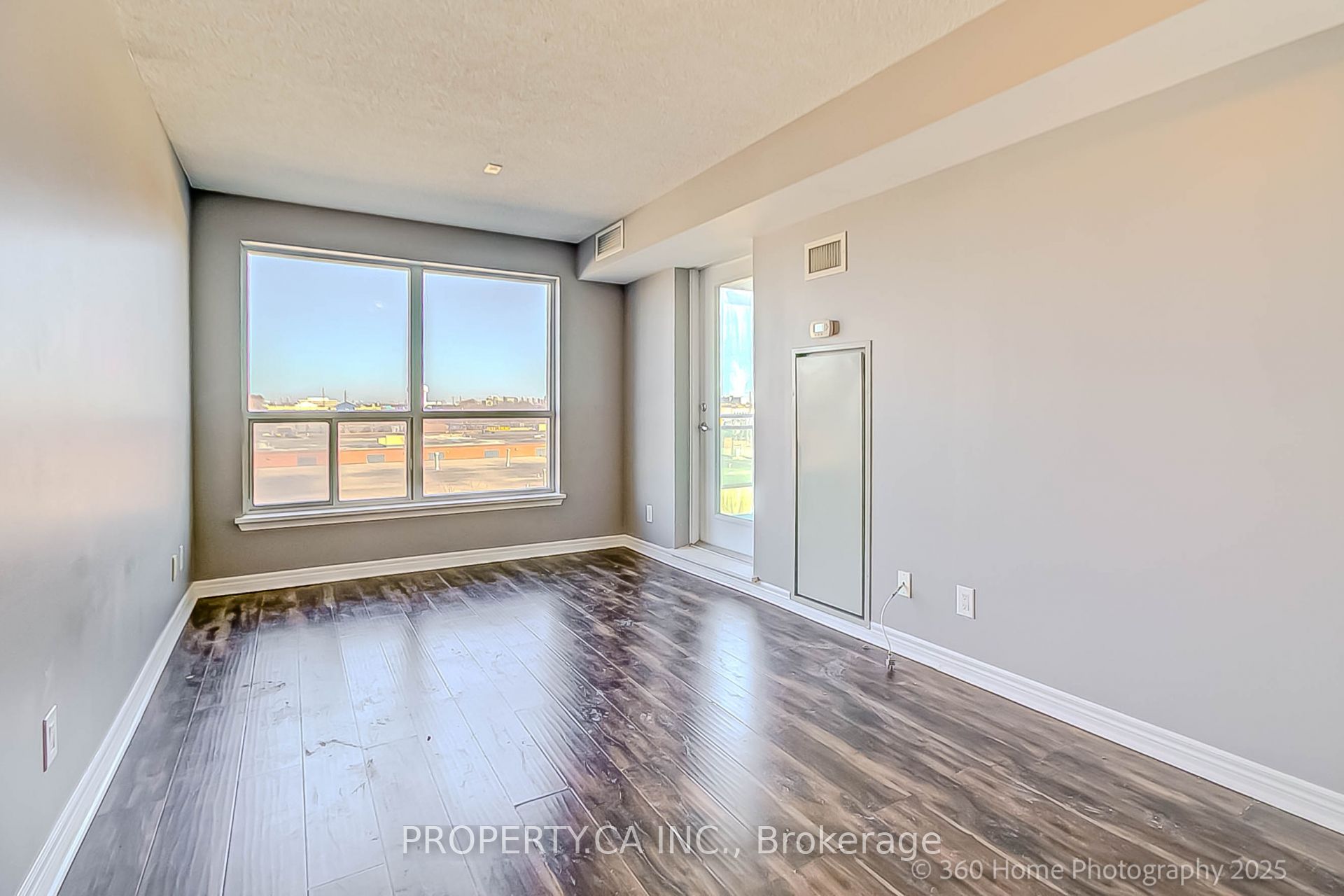 #428 - 60 Fairfax Crescent Property Photo