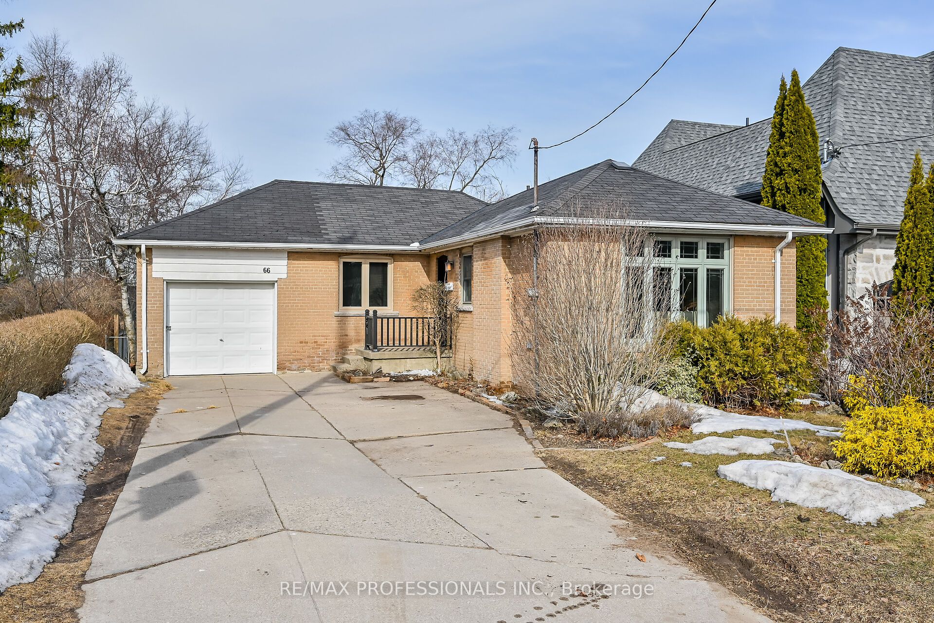 Toronto E06 Real Estate Listings Main Image