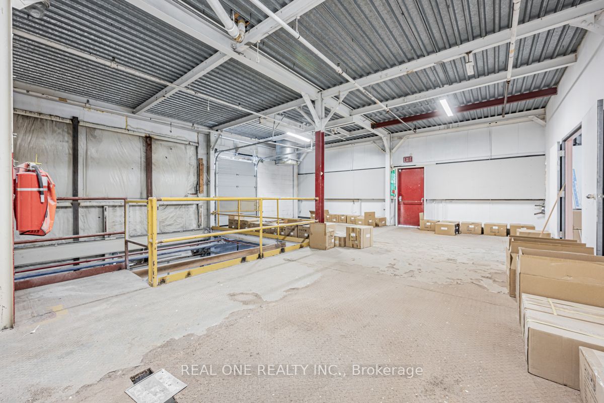 #building #2 - 430 Finley Avenue Property Photo 14