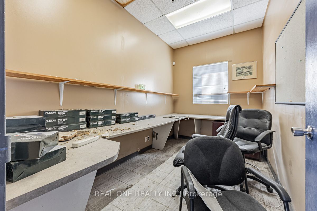 #building #2 - 430 Finley Avenue Property Photo 30