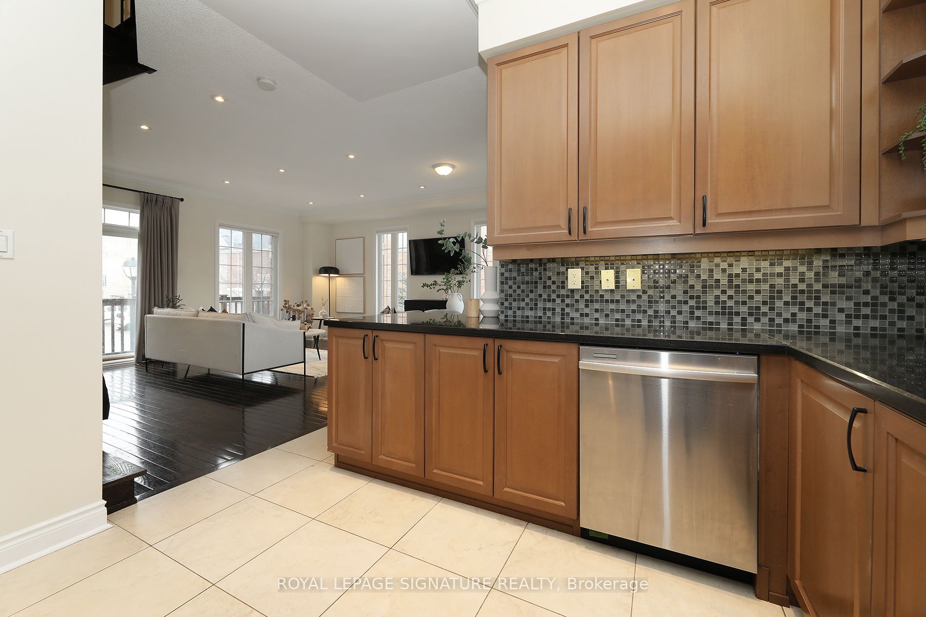 #38 - 530 Kingston Road Property Photo 19