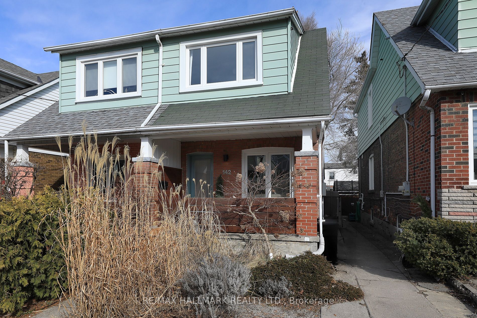 142 Springdale Boulevard Property Photo 1