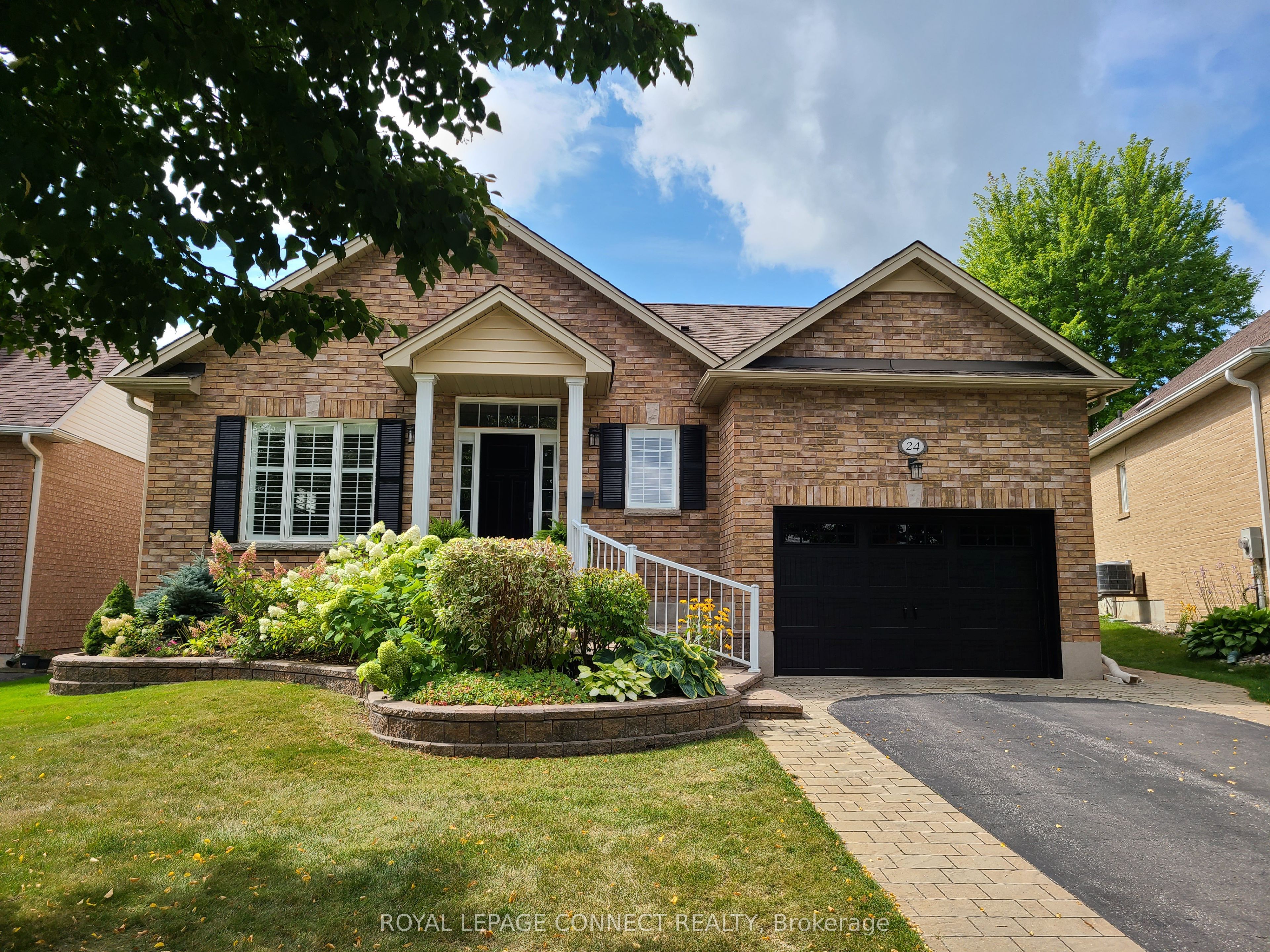 24 South Garden Court Property Photo