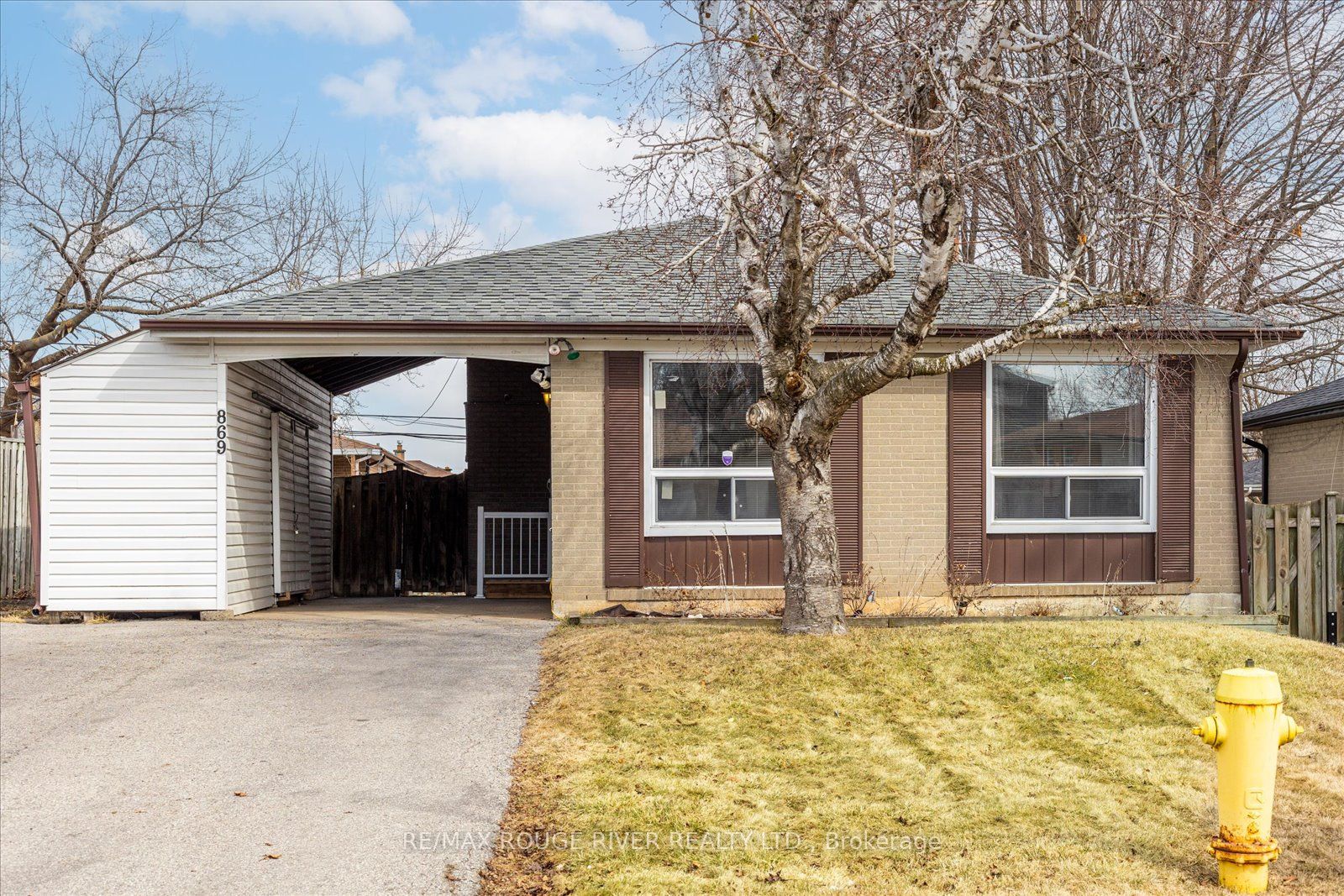 869 Grenoble Boulevard Property Photo