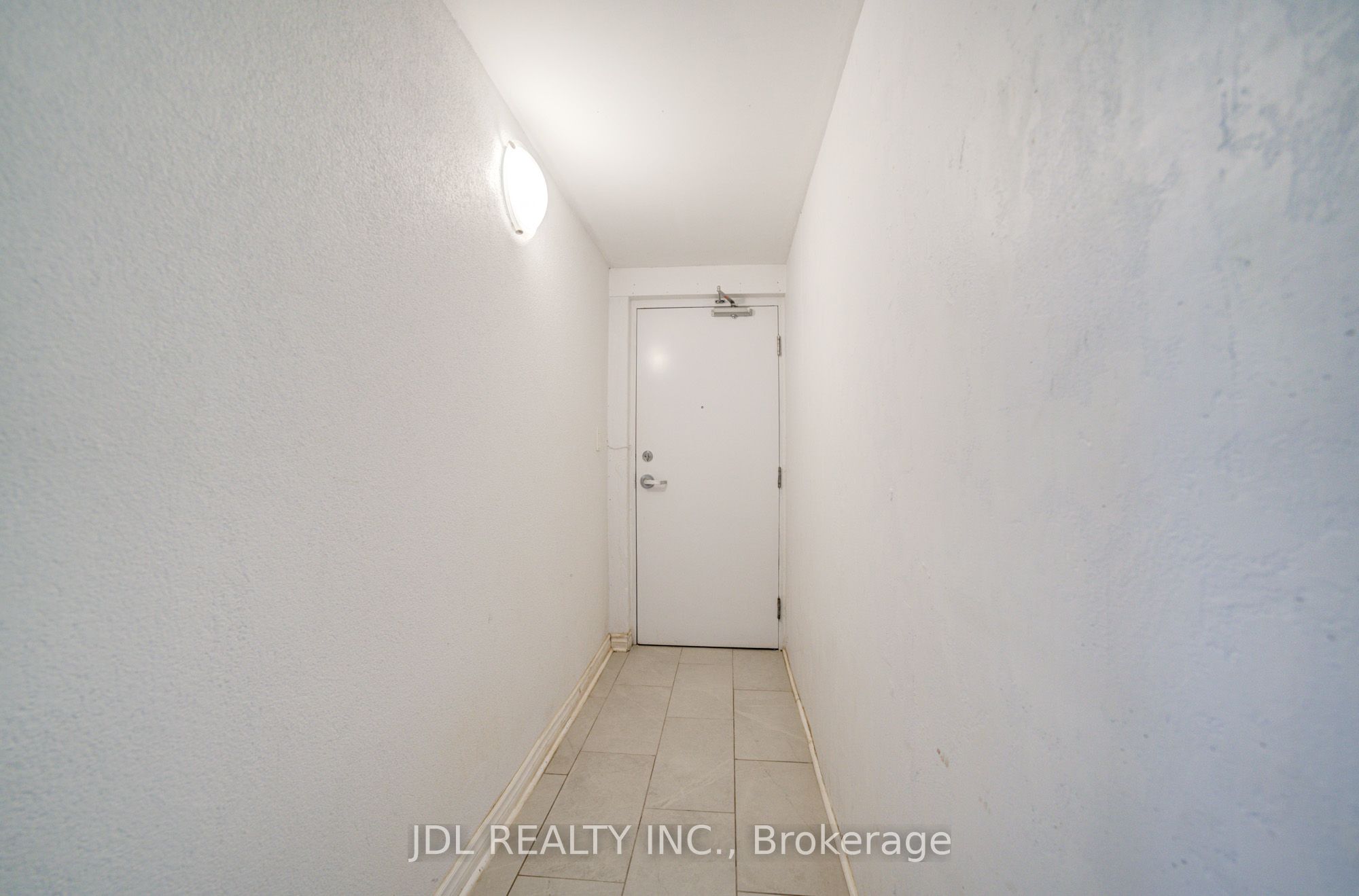 9 Eaton Park Lane 5 Property Photo 4