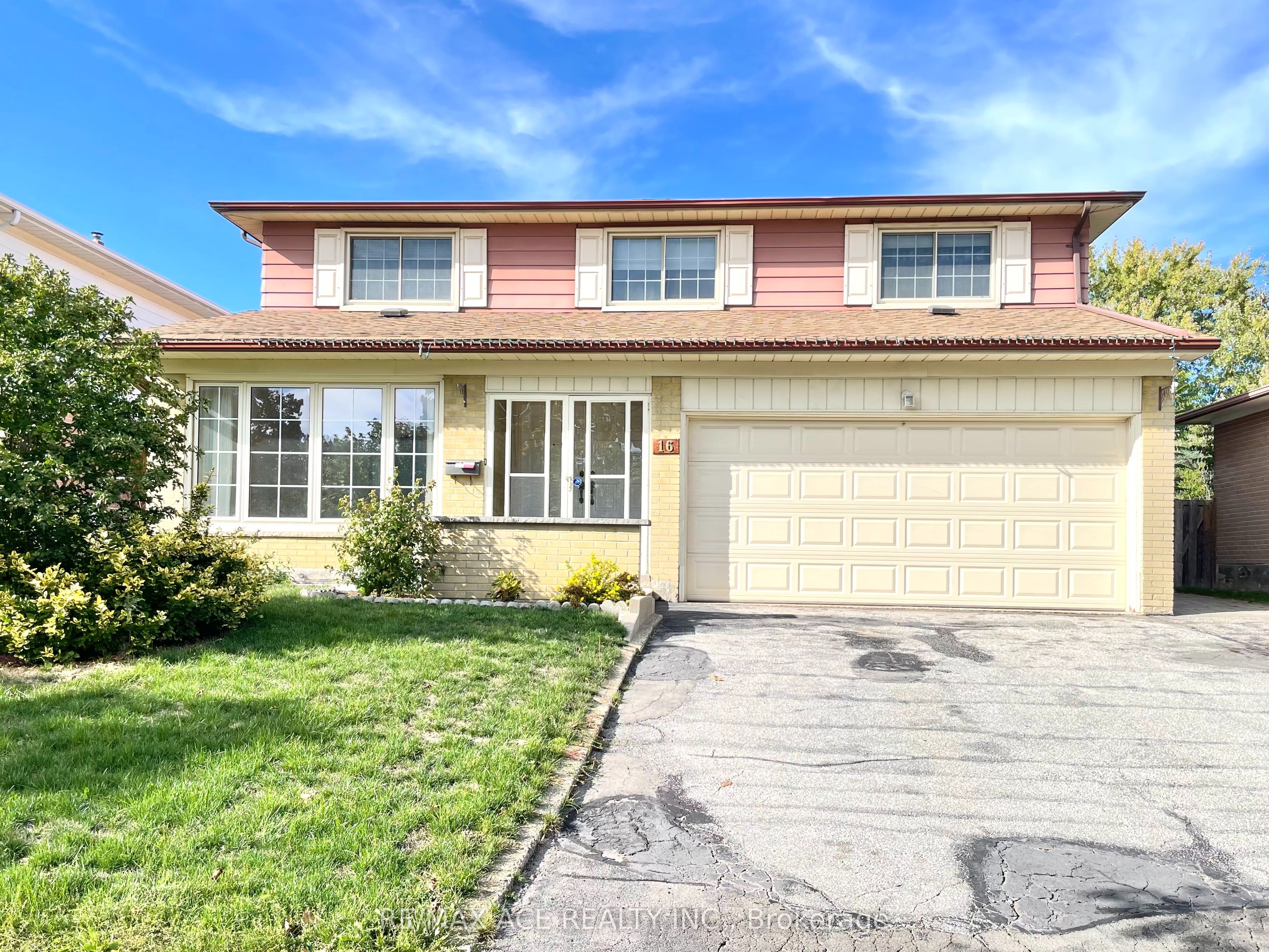 16 Wardencourt Drive Property Photo