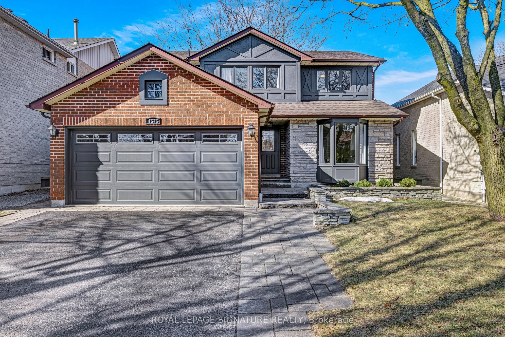 1575 Heathside Crescent Property Photo
