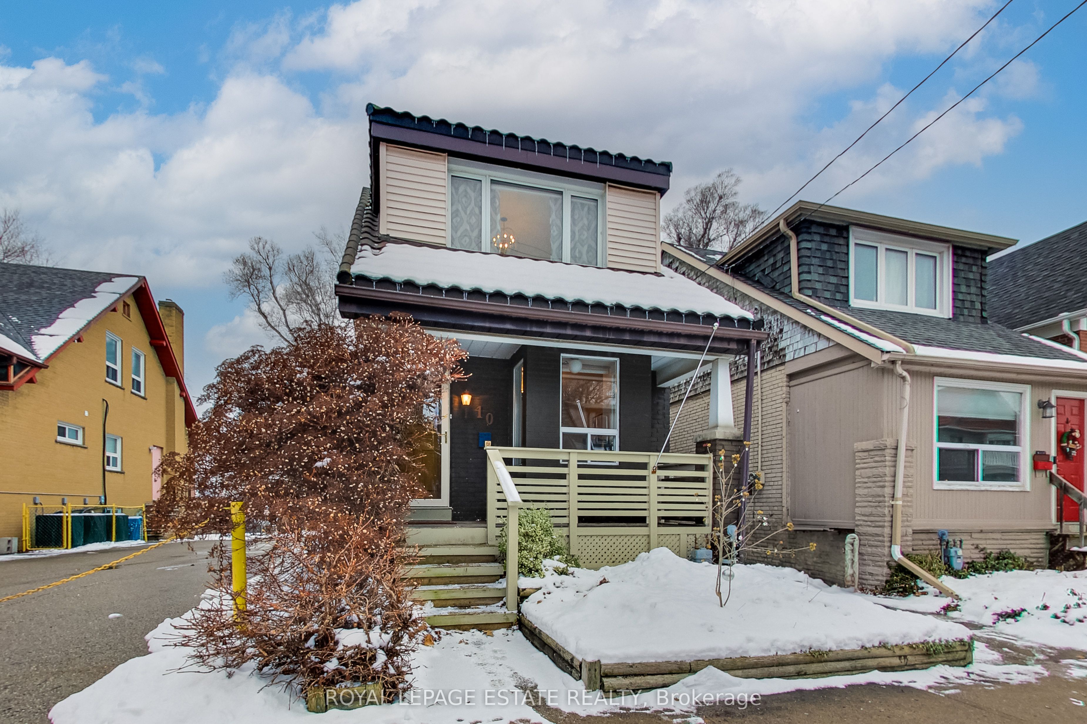 10 Amroth Avenue Property Photo