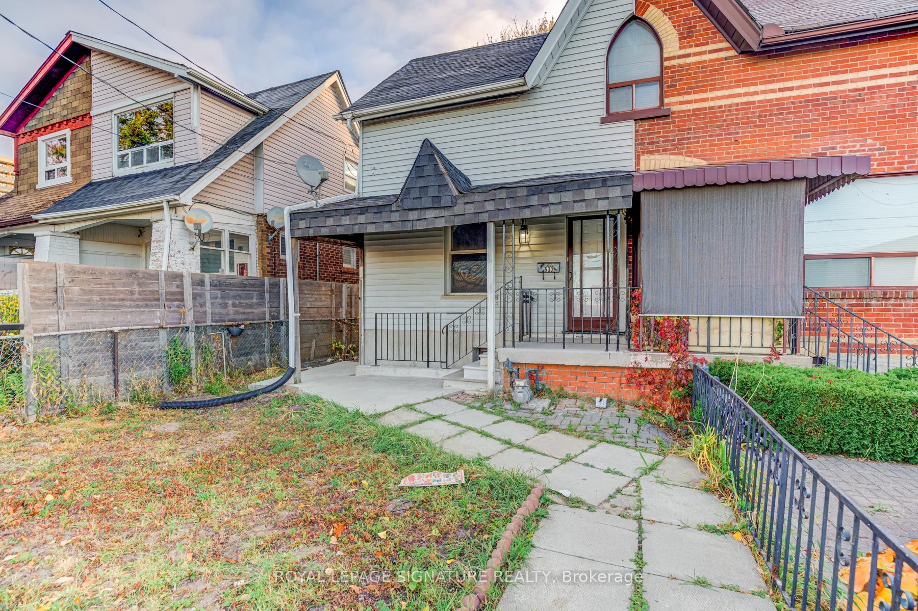 533 Victoria Pk Avenue Property Photo