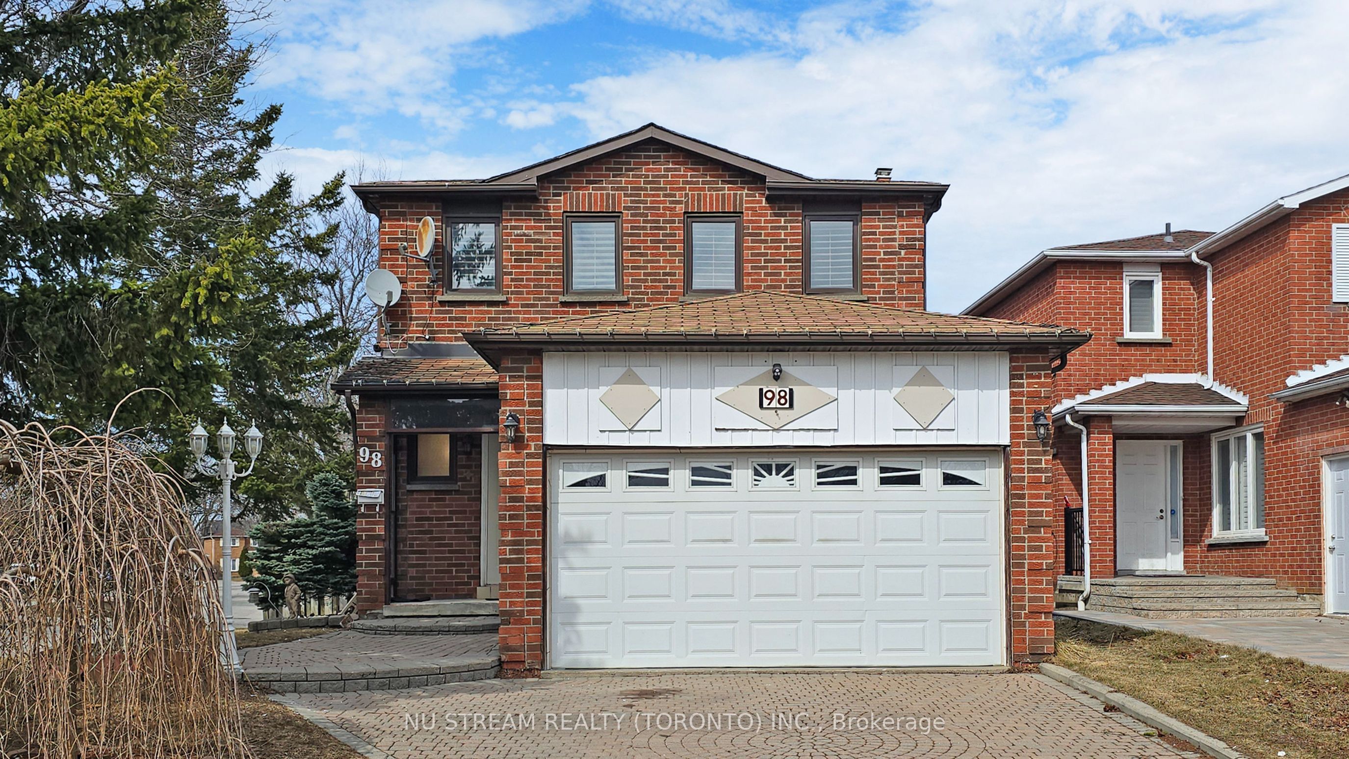 98 Canmore Boulevard Property Photo