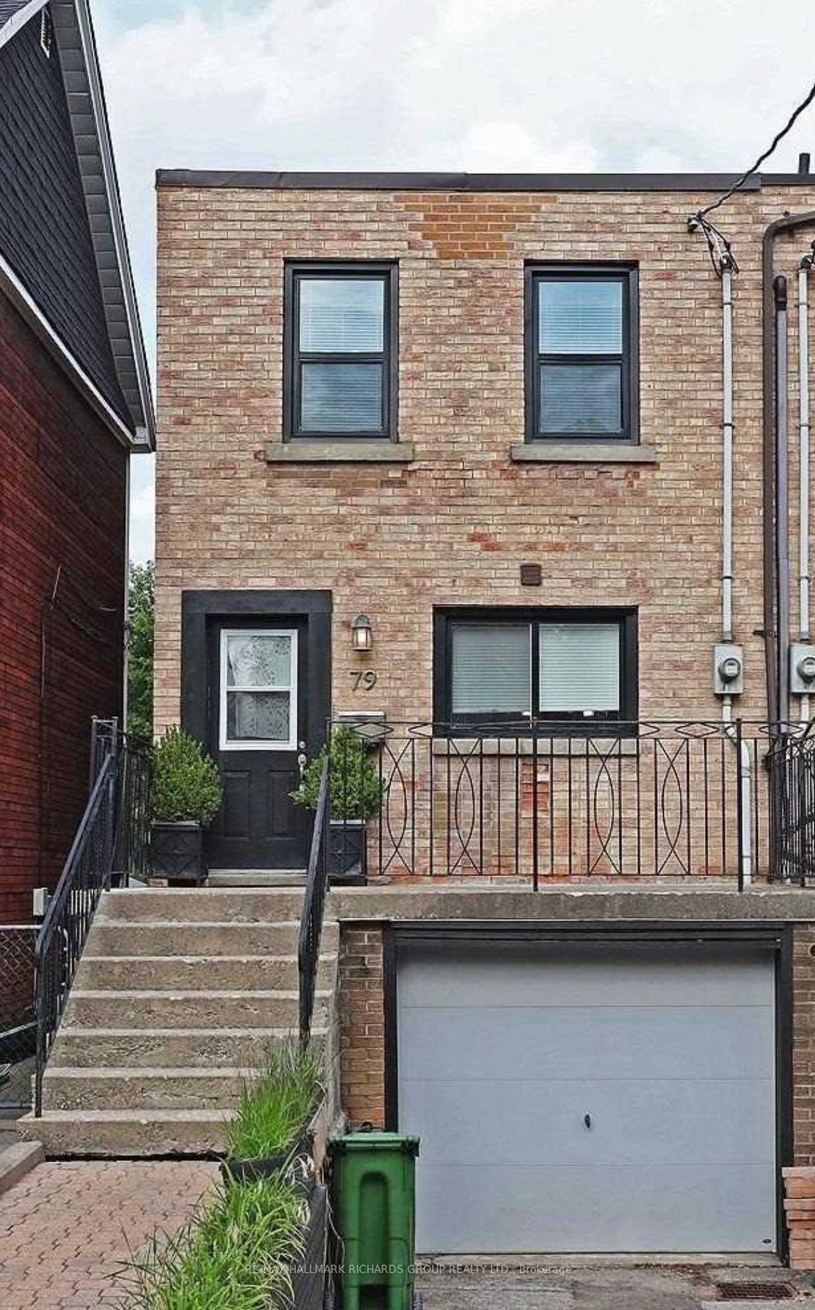 Toronto E02 Real Estate Listings Main Image