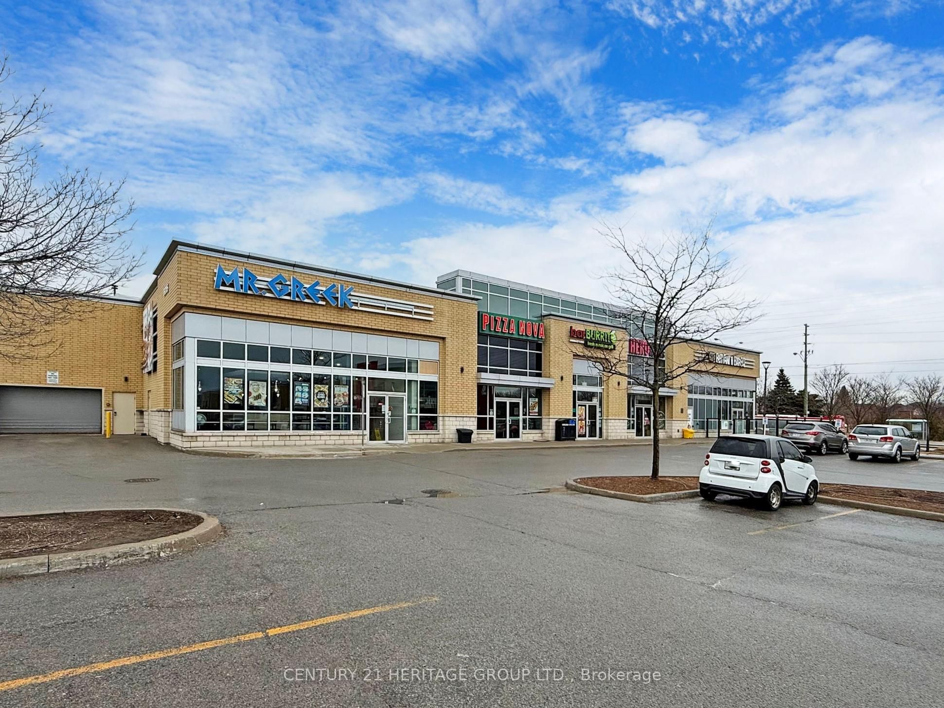 6015 Steeles Avenue Property Photo 3
